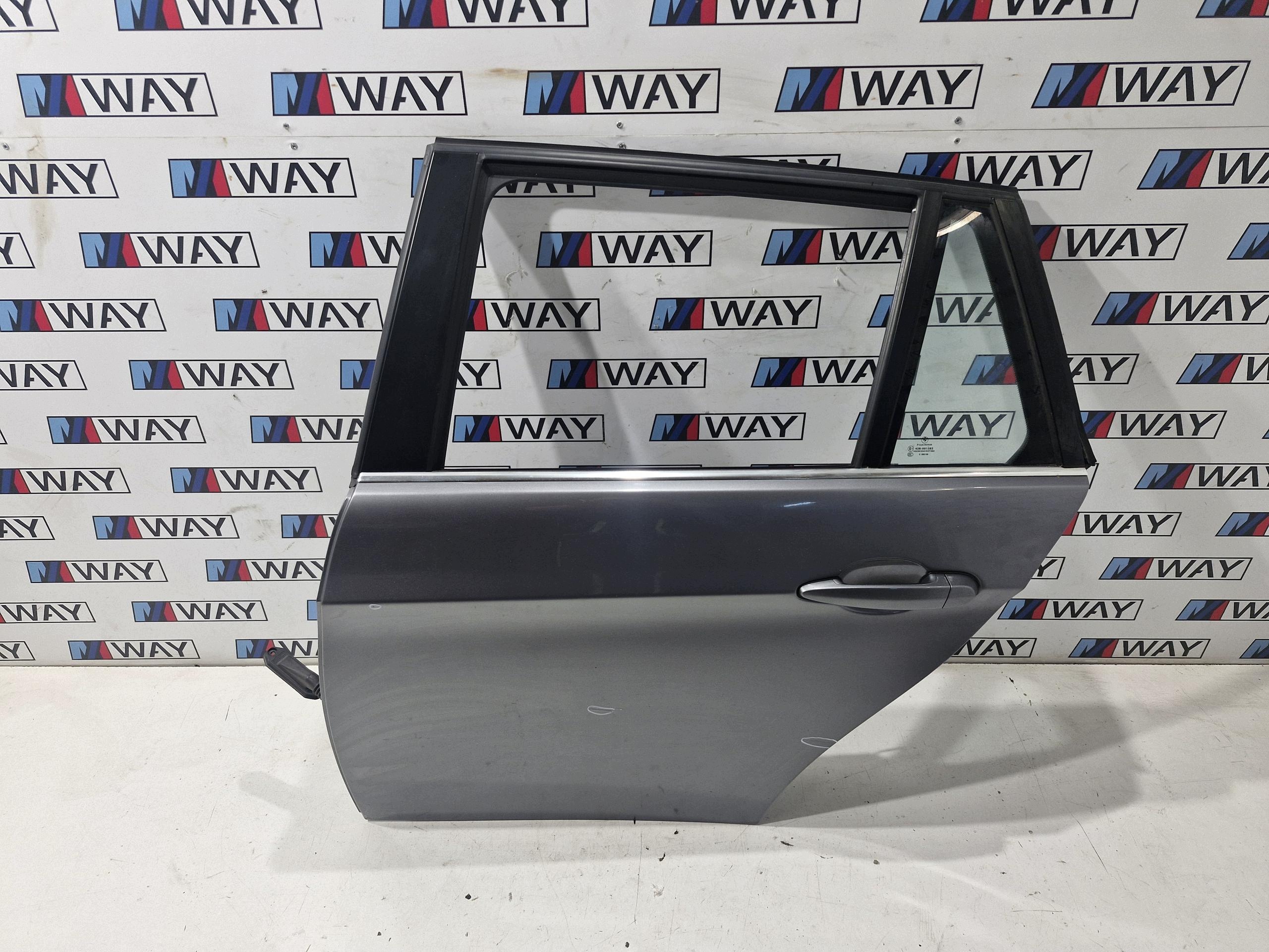 BMW E91 door left left rear part TYLNIE A52