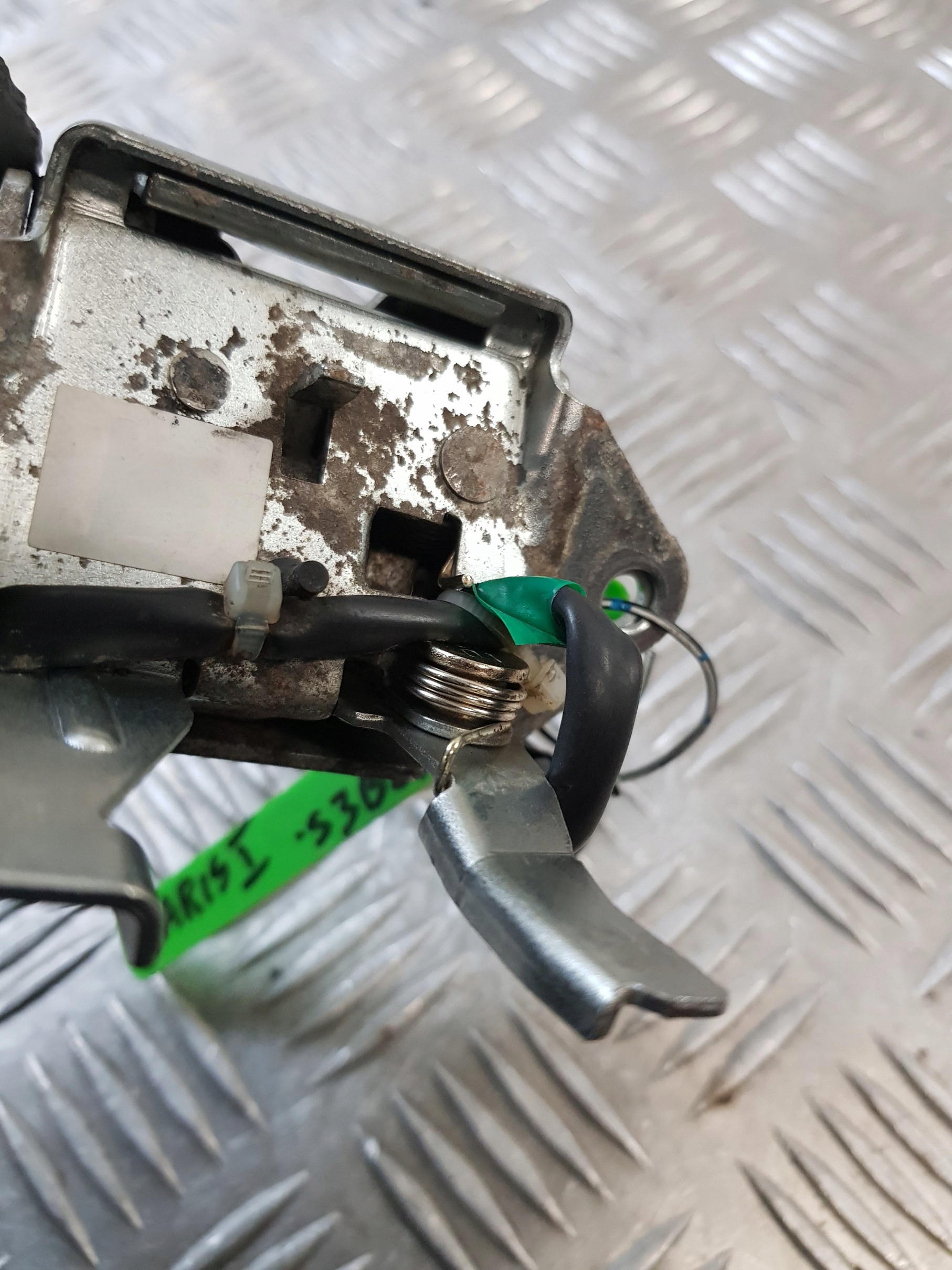 lock bonnet boot TOYOTA YARIS and