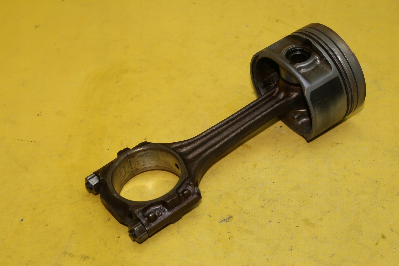 TŁOK KORBOWÓD KORBA GOLF IV A3 8L 1.6 8V AEH 81L35