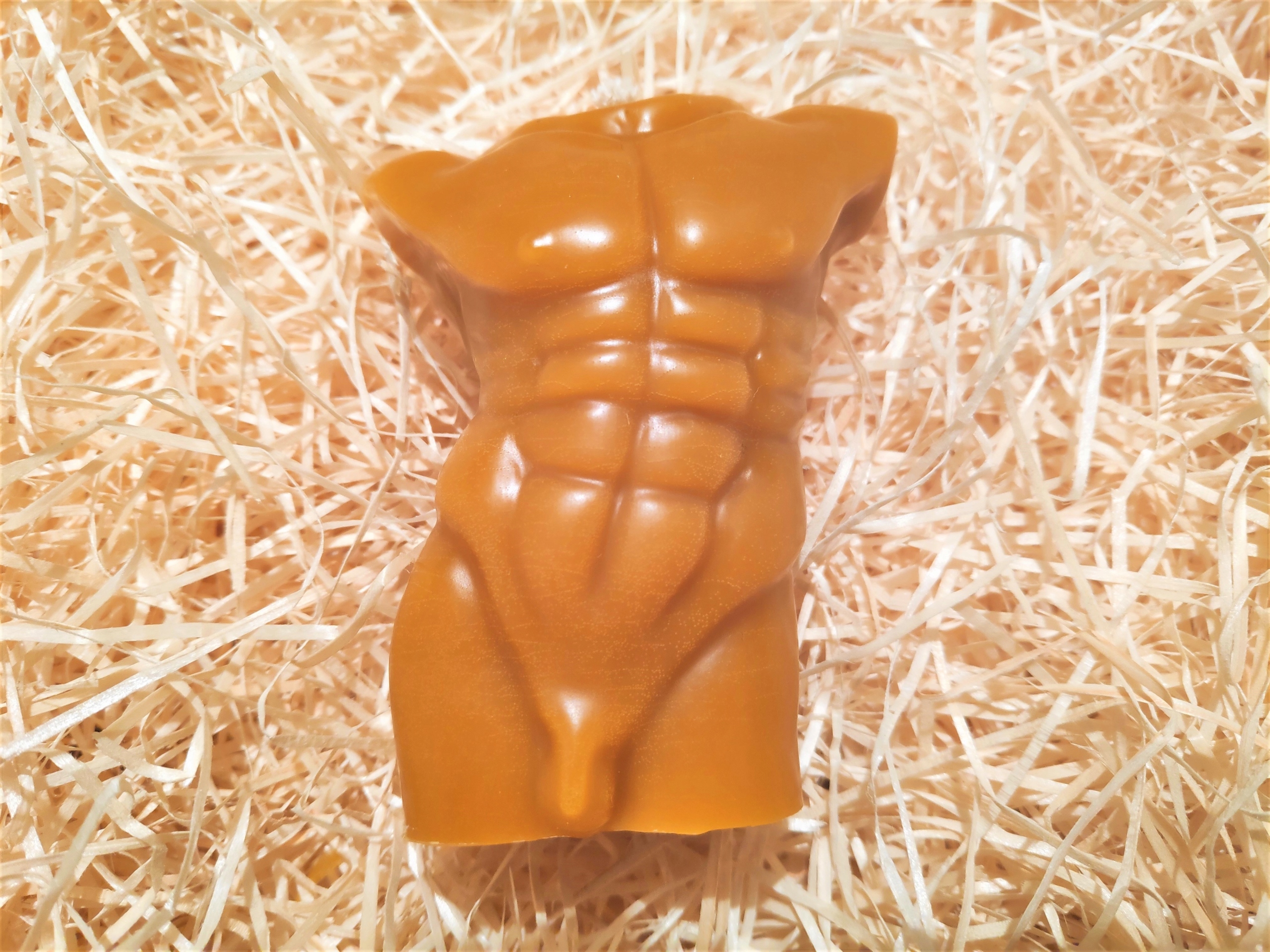 Sexy mężczyzna z naturalnego wosku pszczelego
