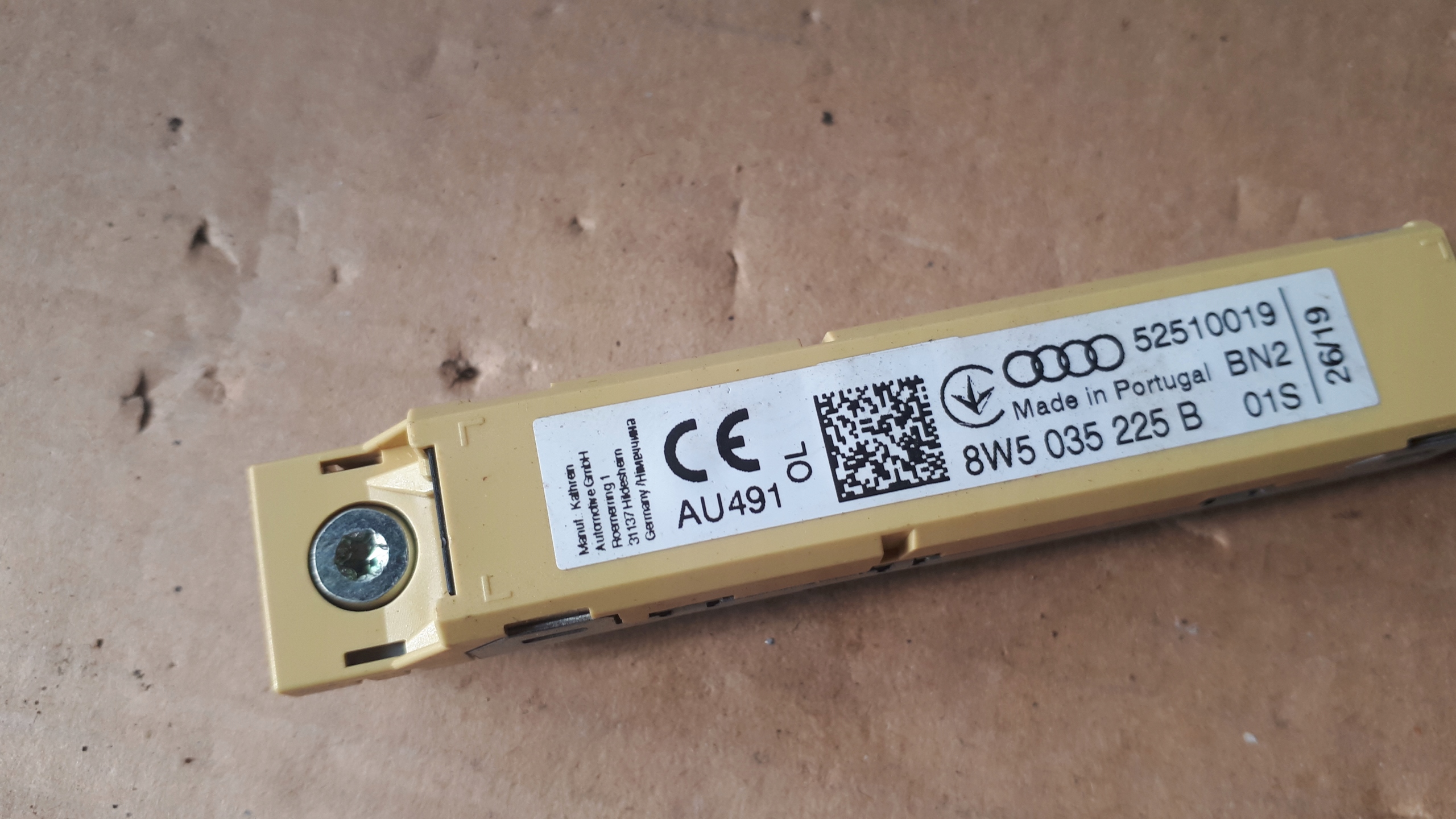 S4 B9 A4 8W amplifier ANTENY 8W5035225B