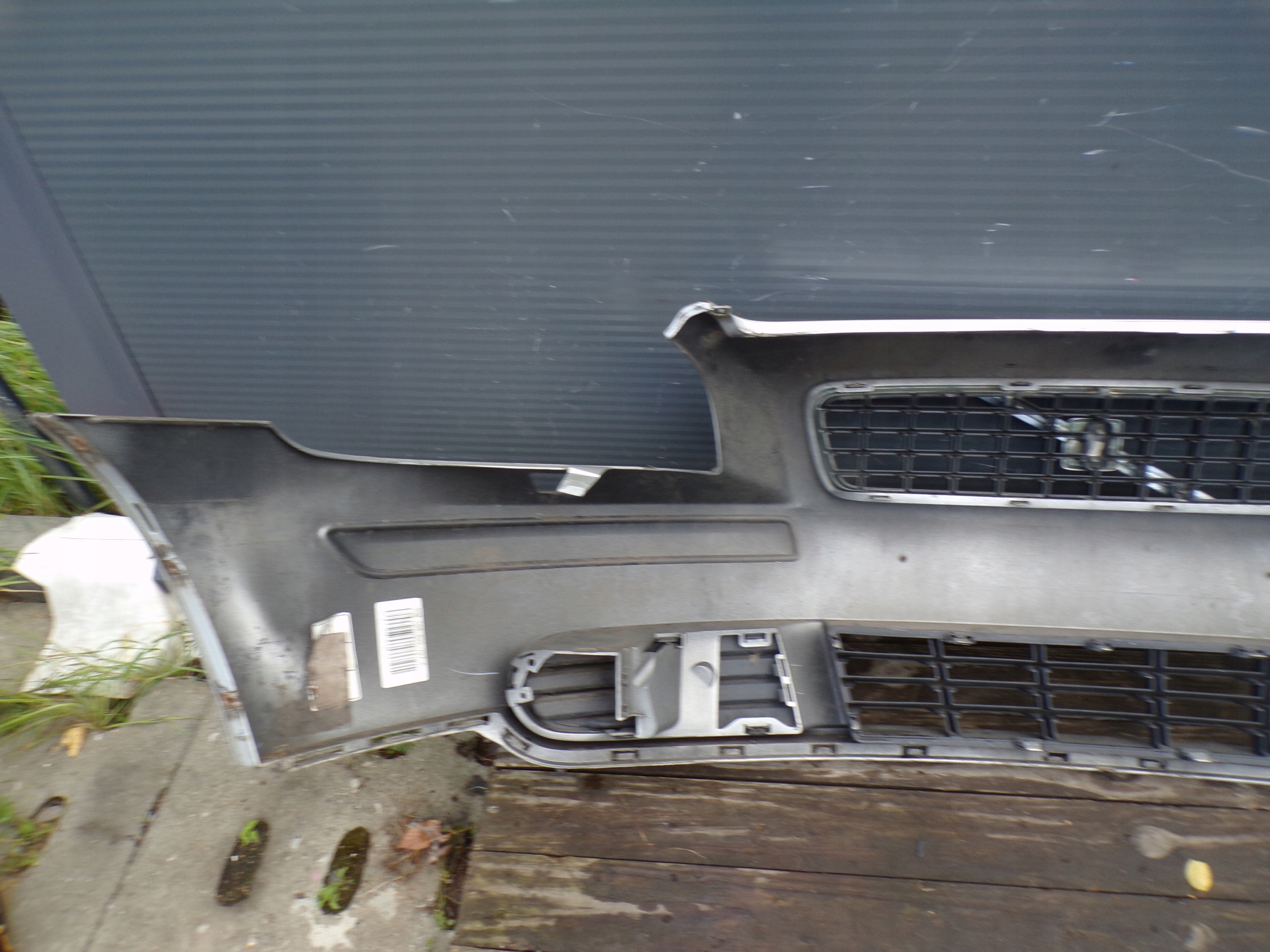 front bumper front VOLVO S40 2 II WERSJA below washers