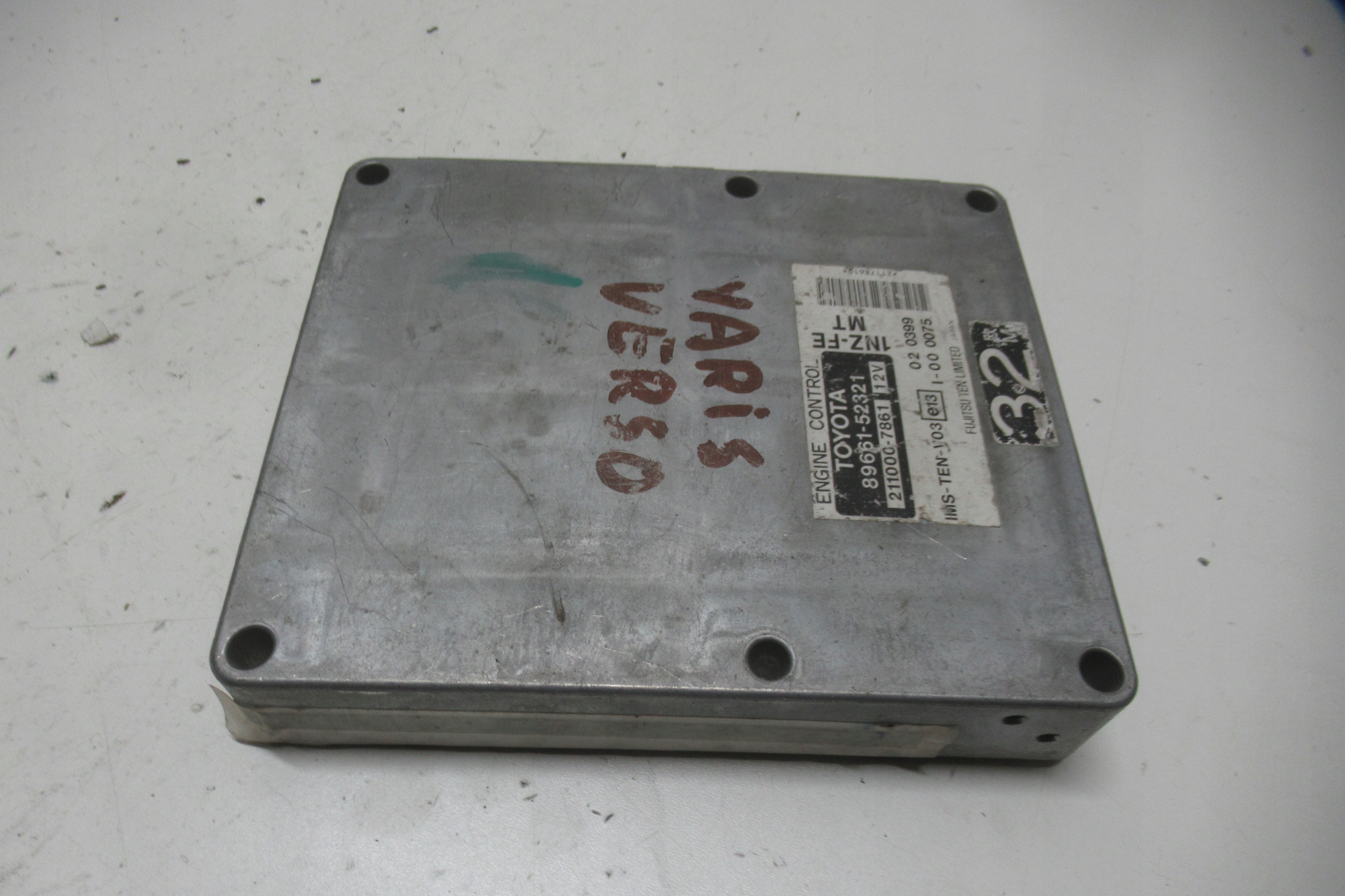 TOYOTA YARIS VERSO computer control unit of the engine 89661-52321