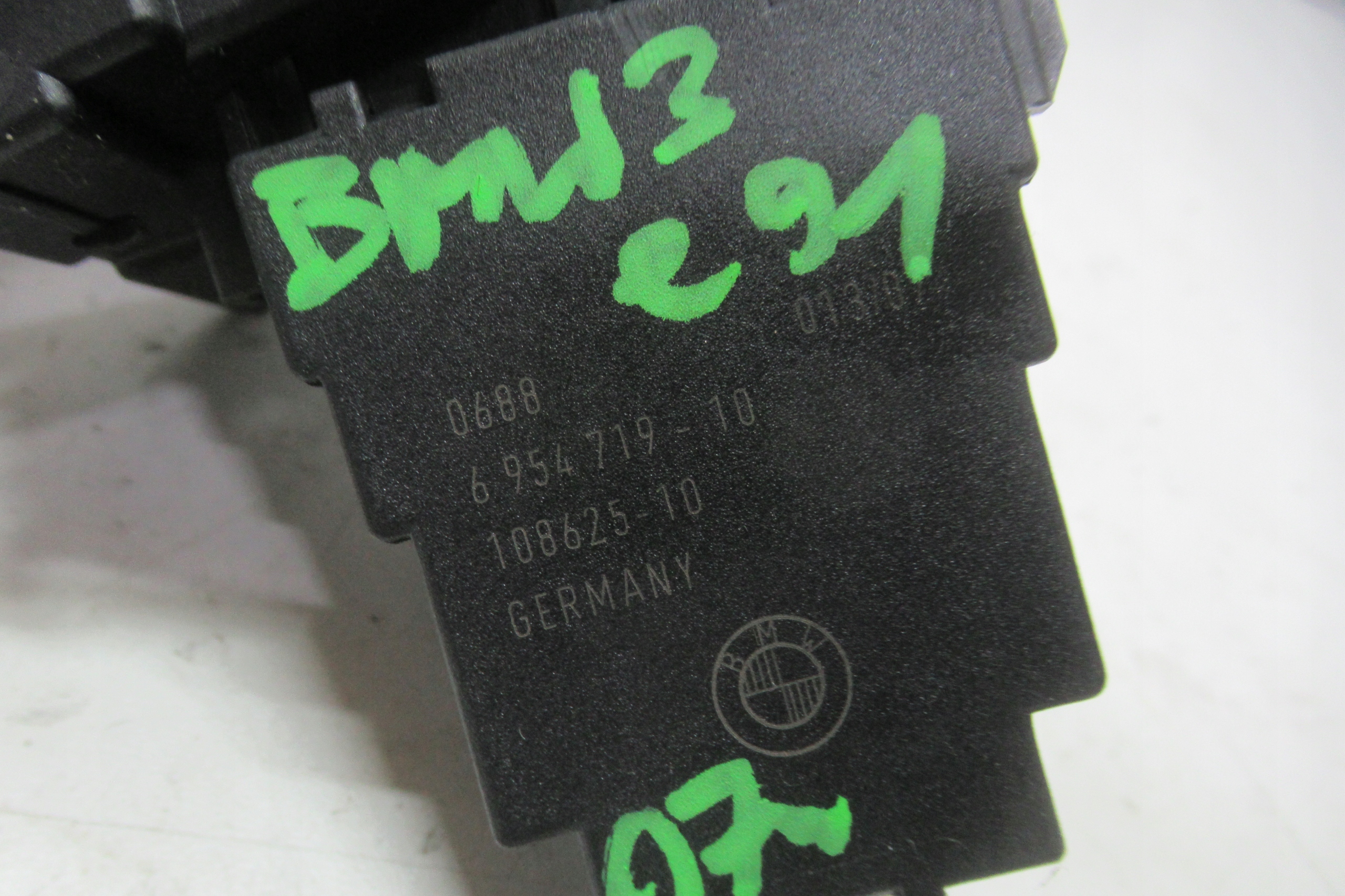 BMW E91 2.0 B 07R ignition key 6954719