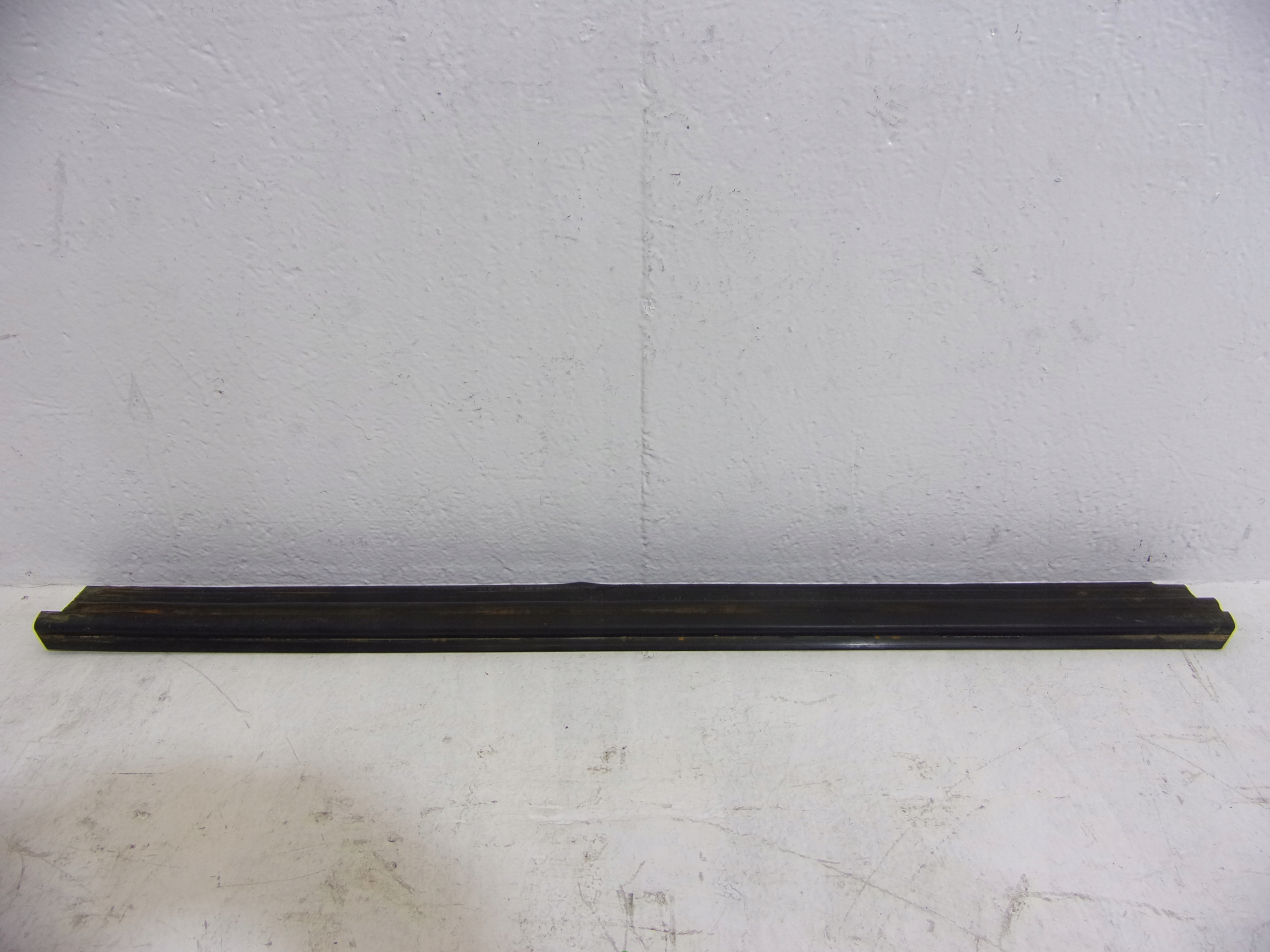 moulding threshold BMW E10 1602