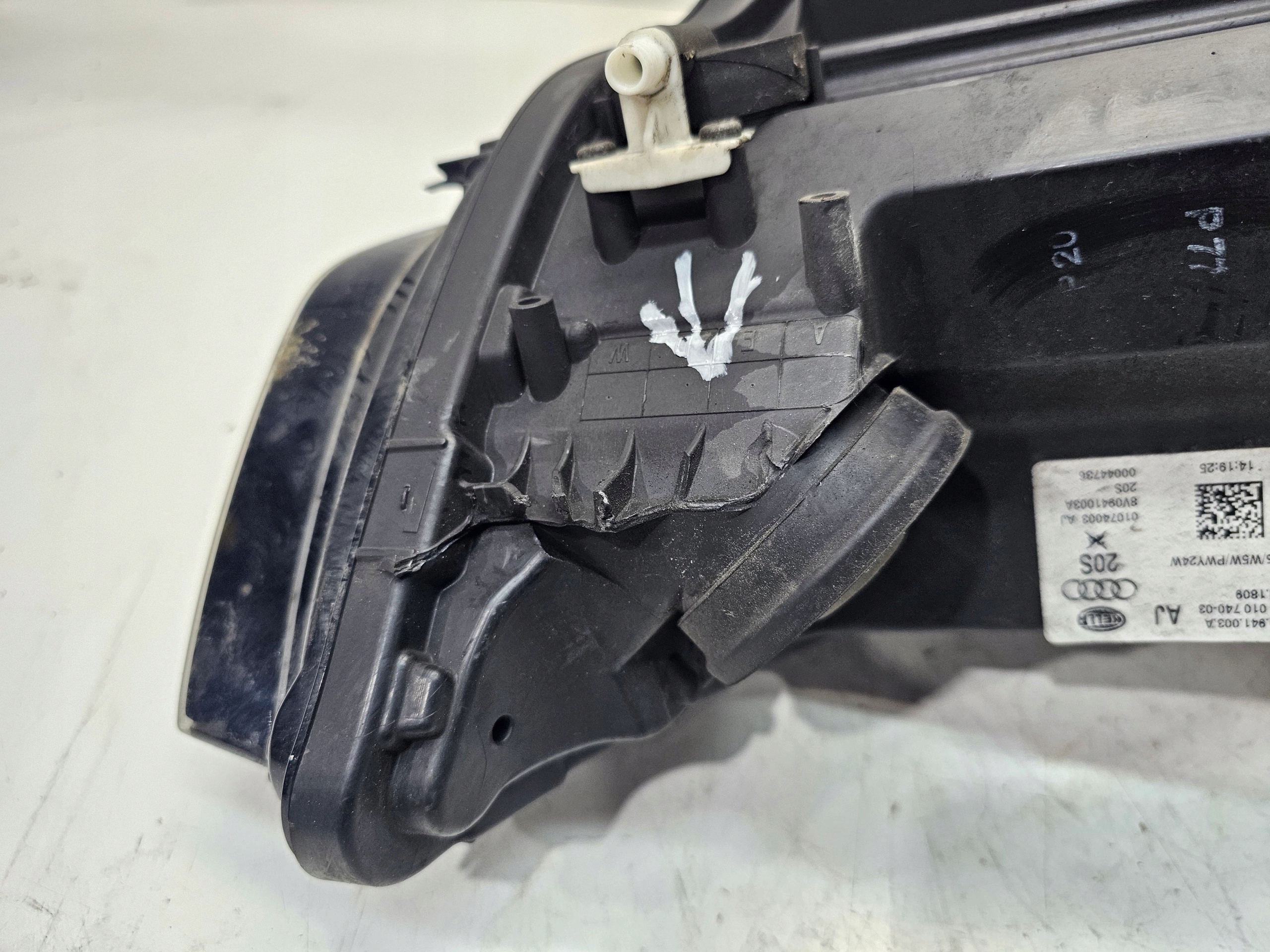 REFLEKTOR light front left front AUDI A3 8V 8V0941003A UK ***2***