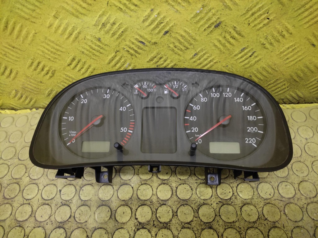 VW GOLF IV 1.9 TDI dials 1J0920805E