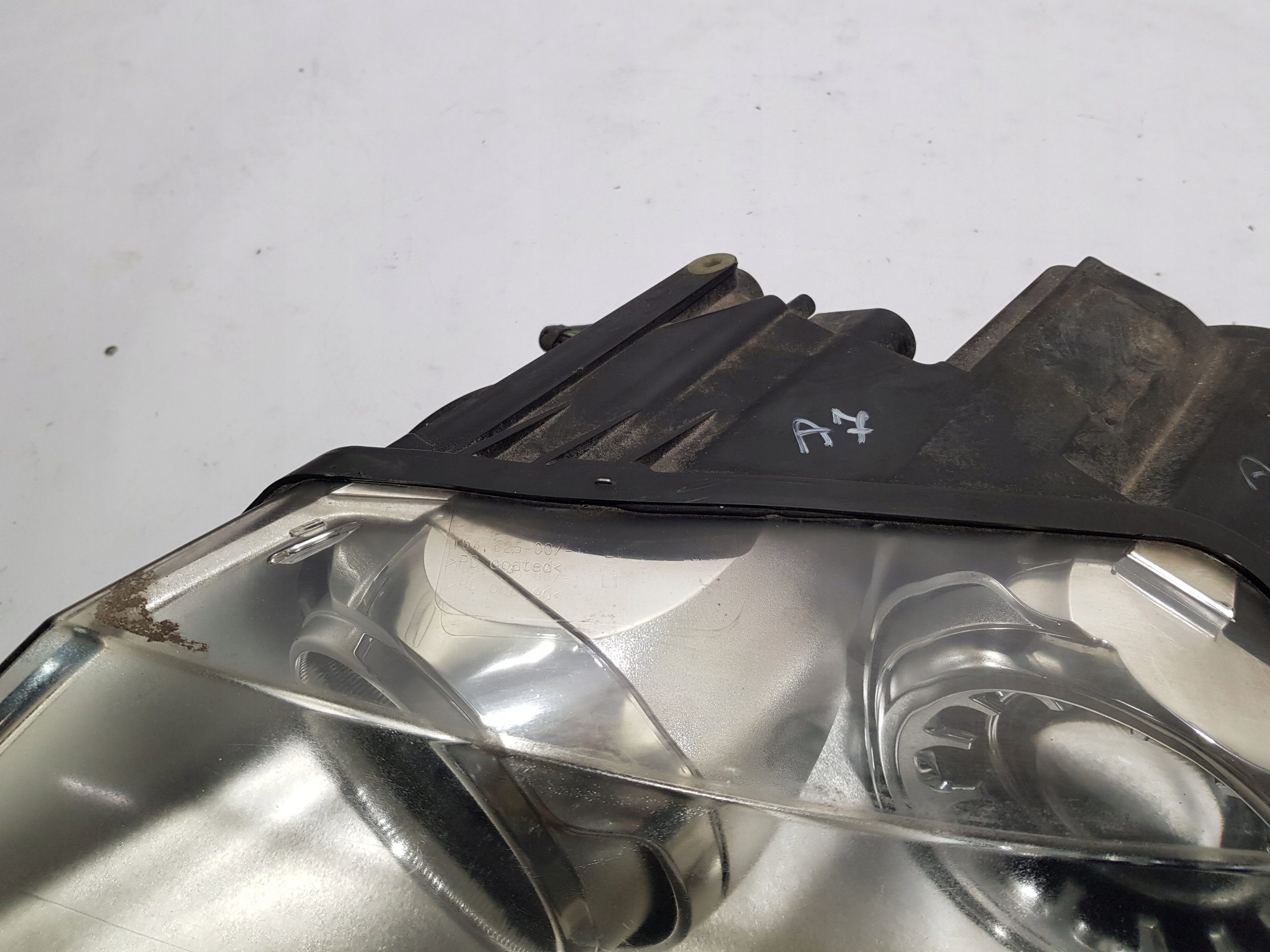 VW TOUAREG LIFT 7L light left front H7 UK
