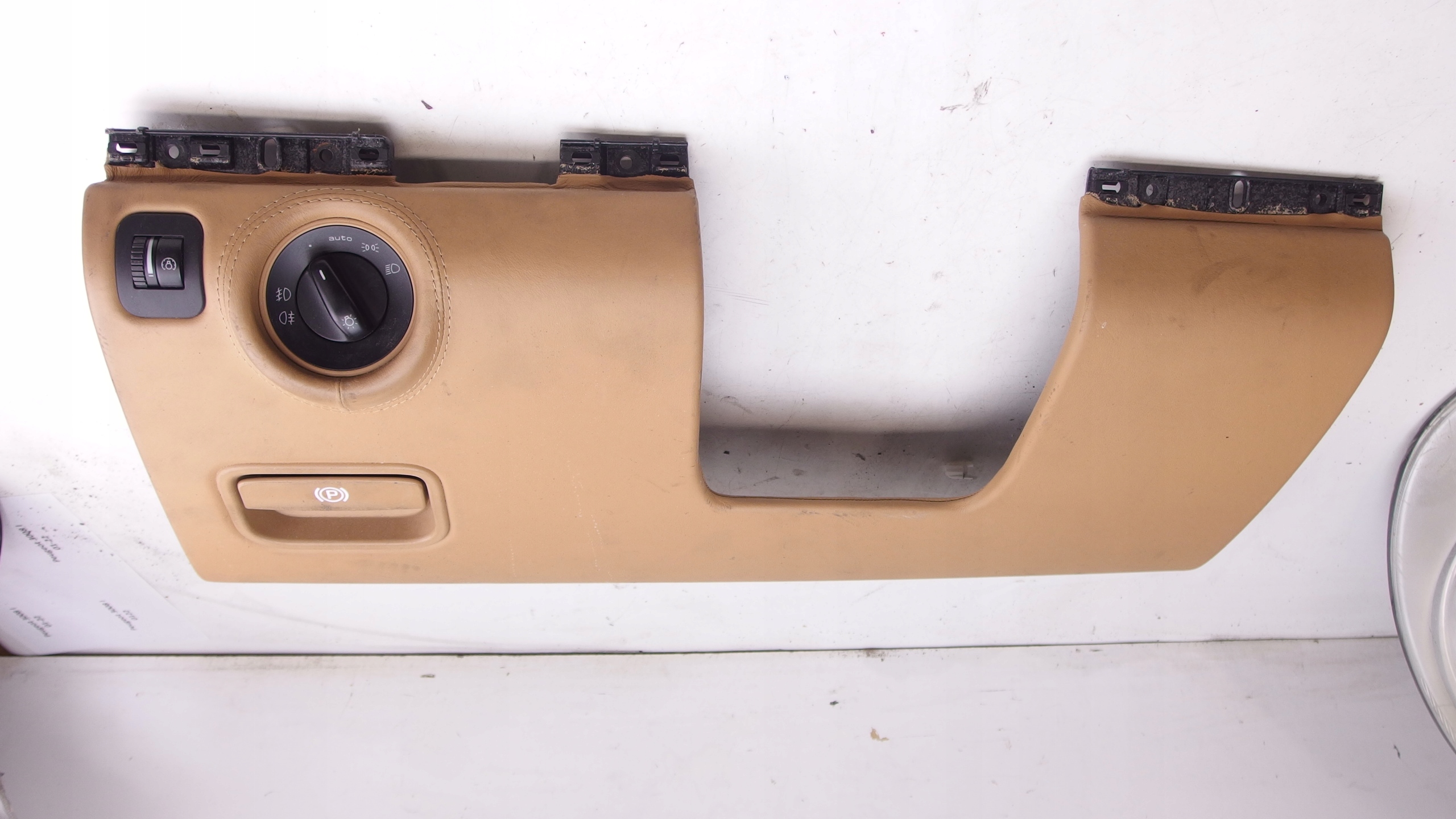 CAYENNE 7L 955 OSŁONA POD KIEROWNICE BEZOWA