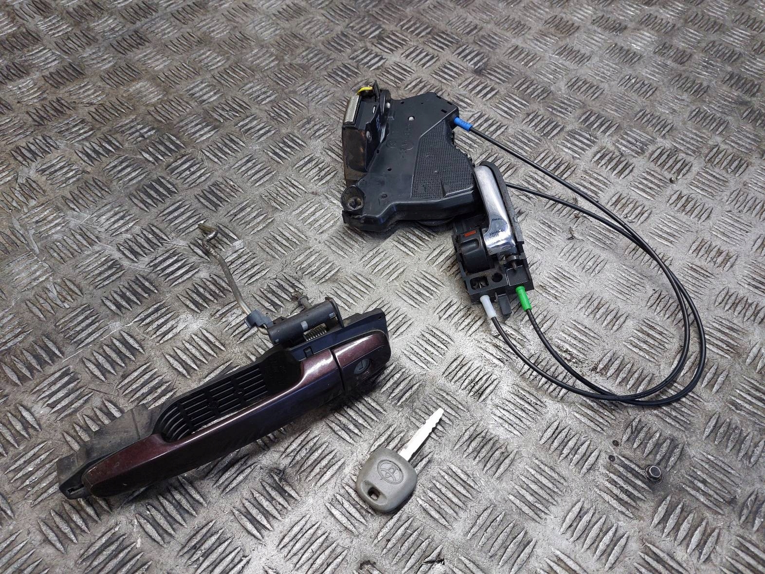 ЗАМОК ДВЕРІ ЛІВИЙ ПЕРЕД + РУЧКА ZEWNETRZNA + КЛЮЧ AVENSIS T25 EU