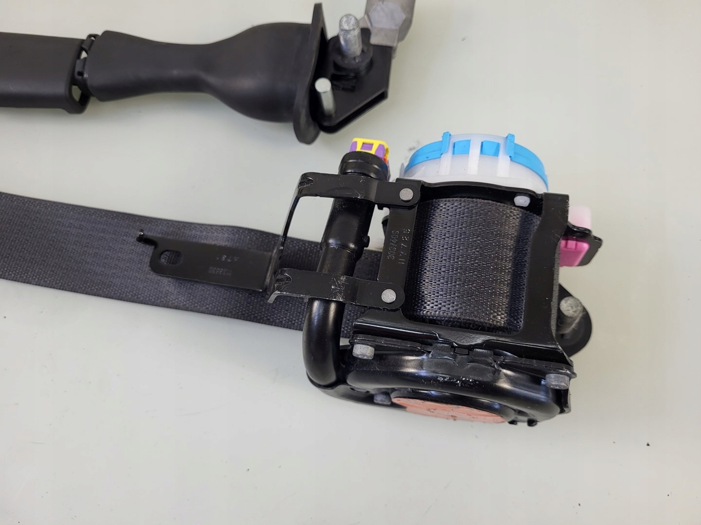 tension belt safety right front OPEL INSIGNIA B 23464716