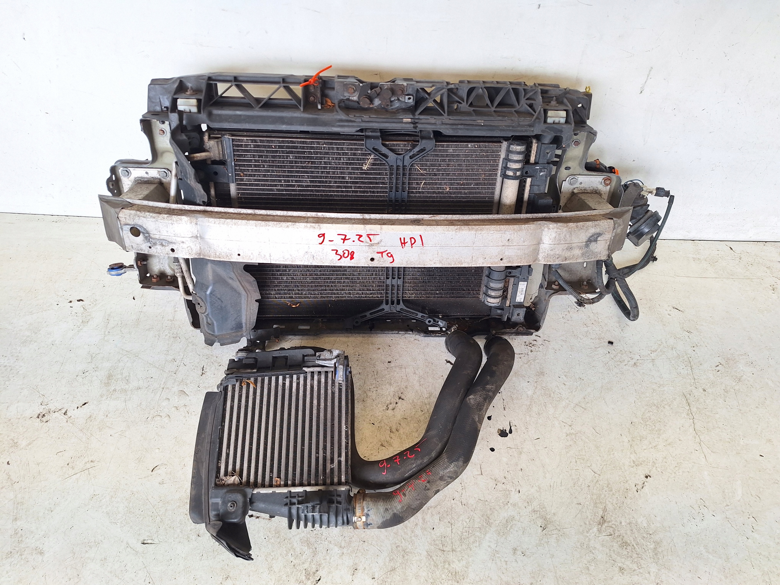 PEUGEOT 308 T9 13-17 support panel for radiators 1.6 HDI