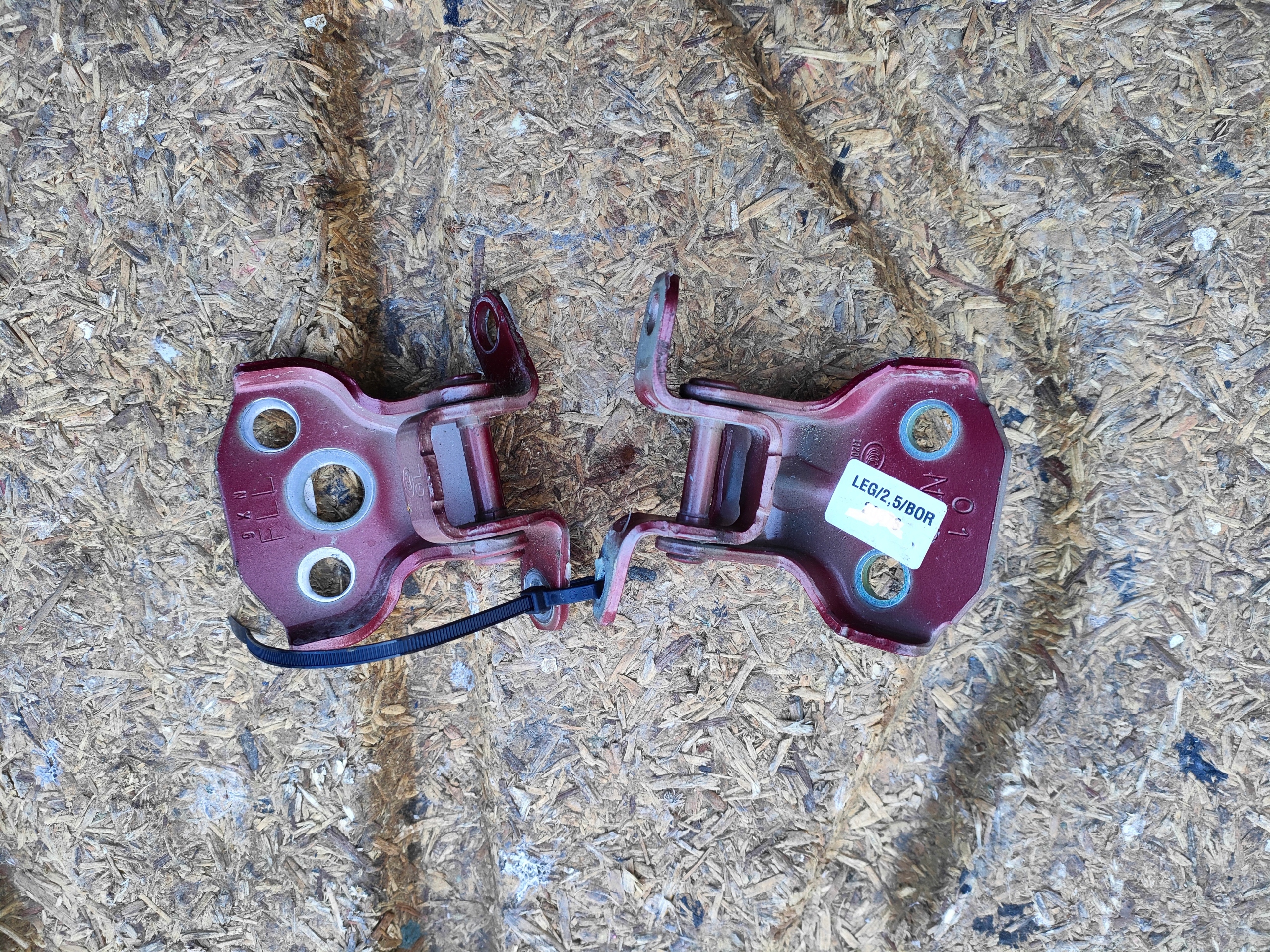 60079AN010 - Дверні петлі лівий передній Subaru Outback Legacy 20-