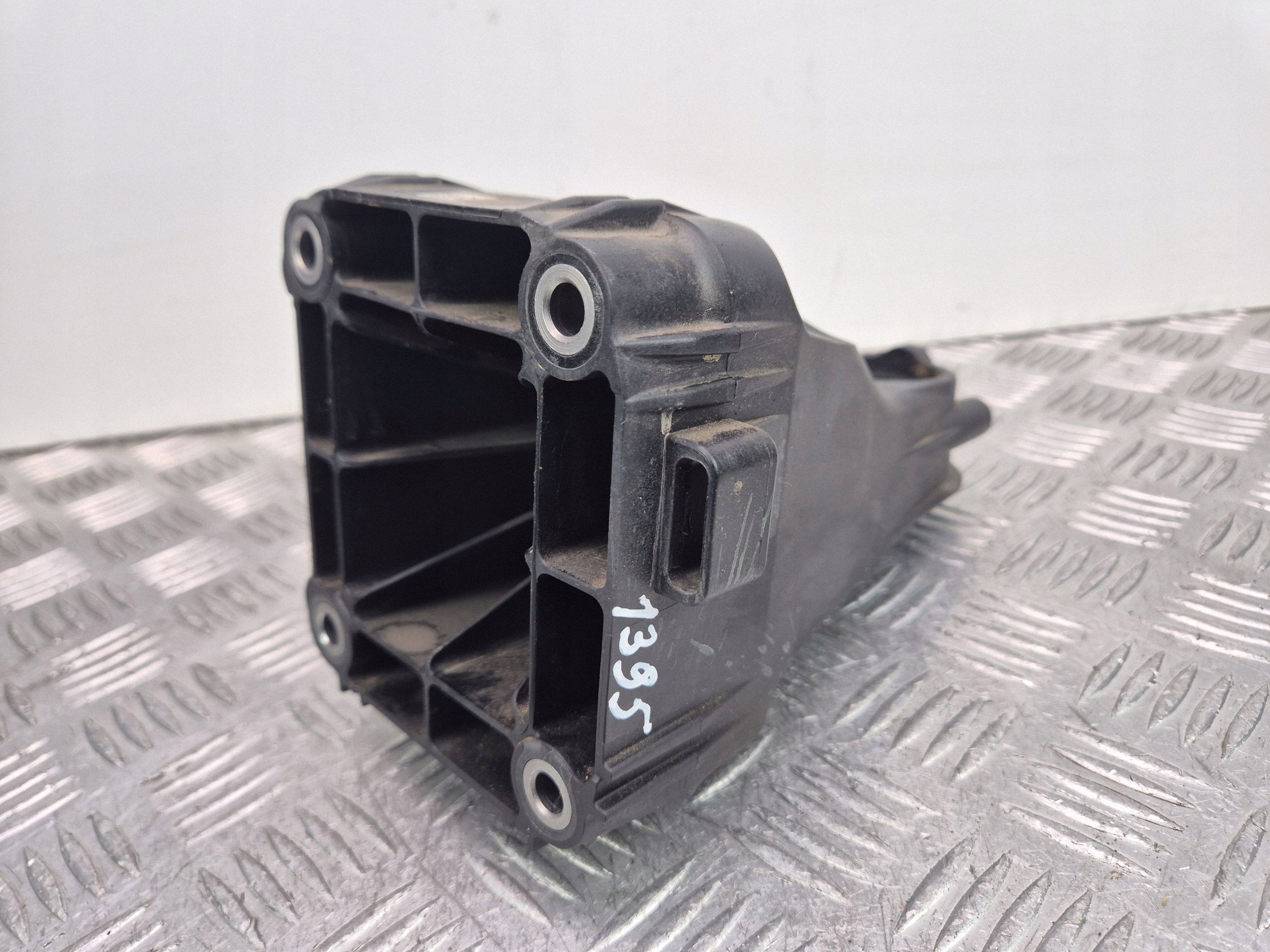 engine mount Mercedes C200 W205 A2642200300 M264.920