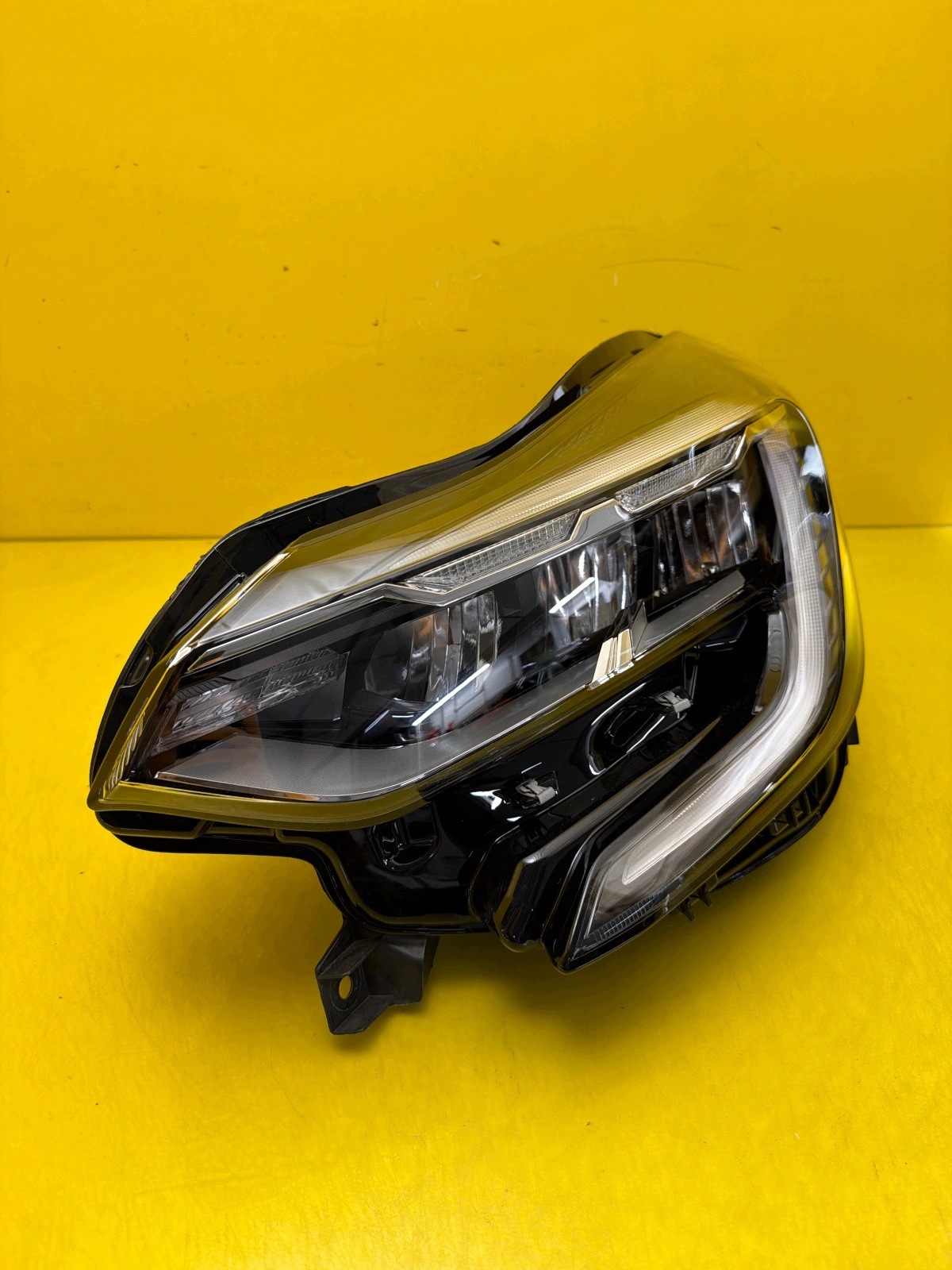light left front Renault Captur 2 II Led Pure 260600734R