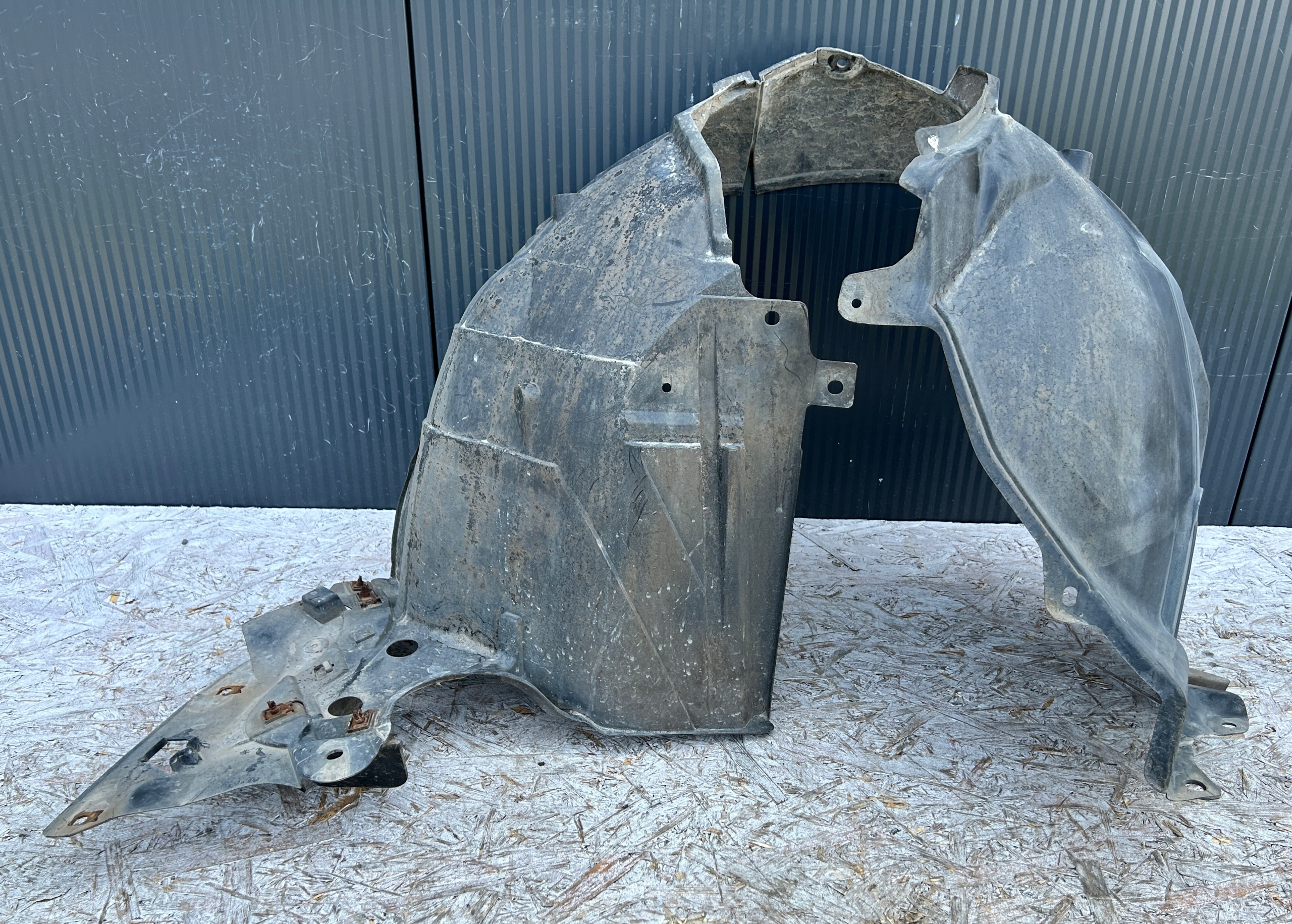 mudguard right front front NISSAN LEAF and ZE0 10- 63842-3NA0A