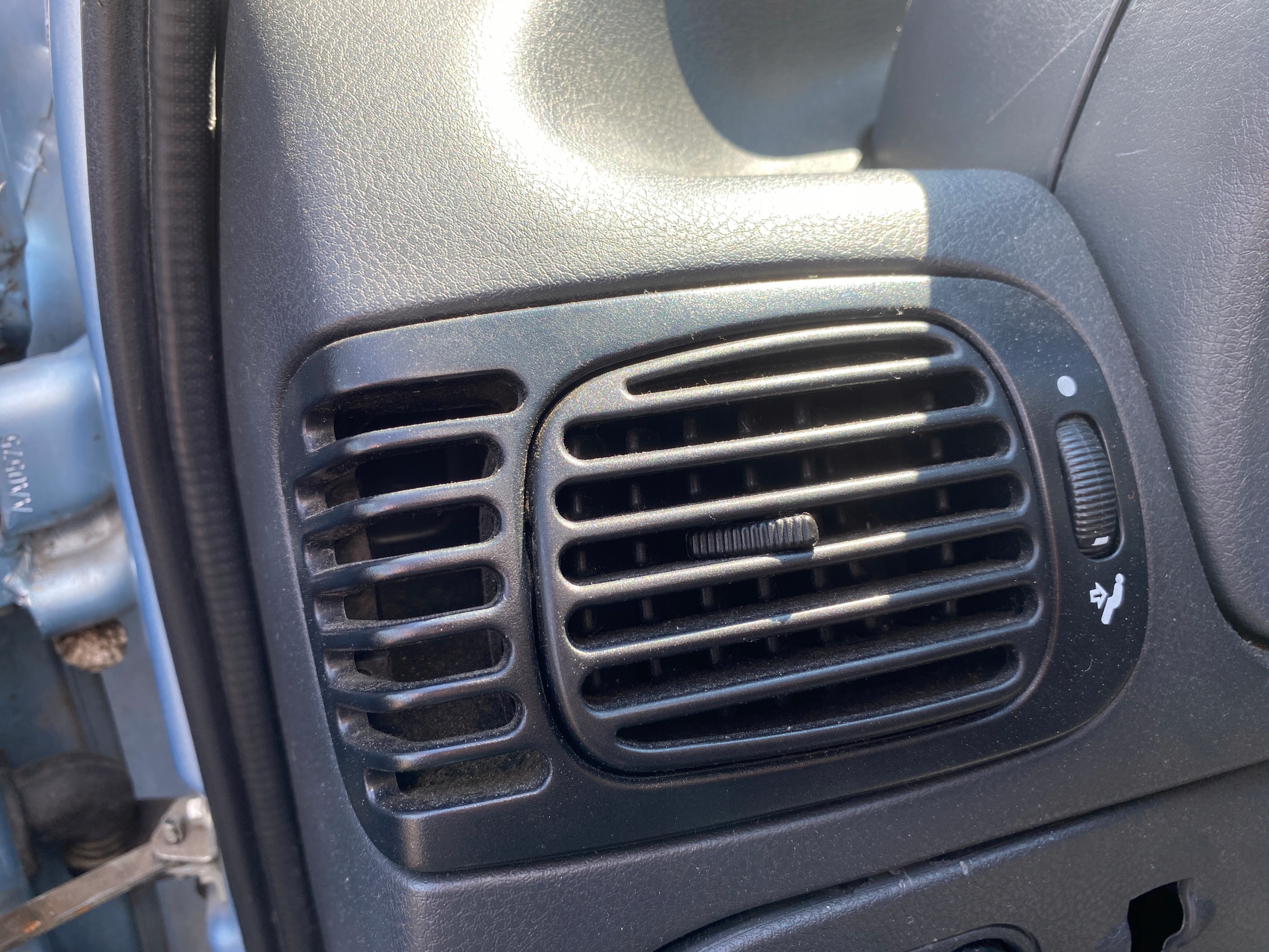 grid air conditioning devices air left driver´s Tata Indica FL 08-10
