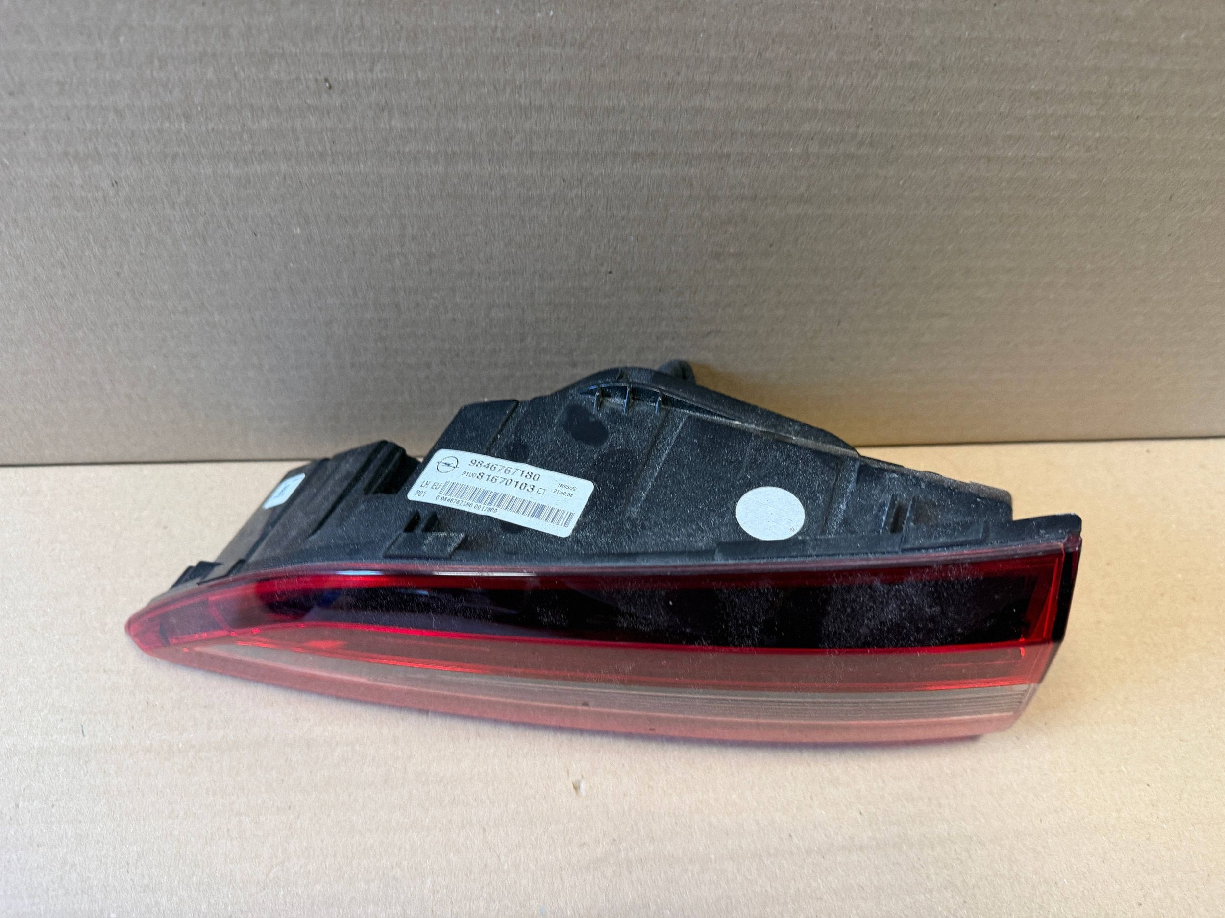 Opel Grandland X 21- Lift left rear part rear