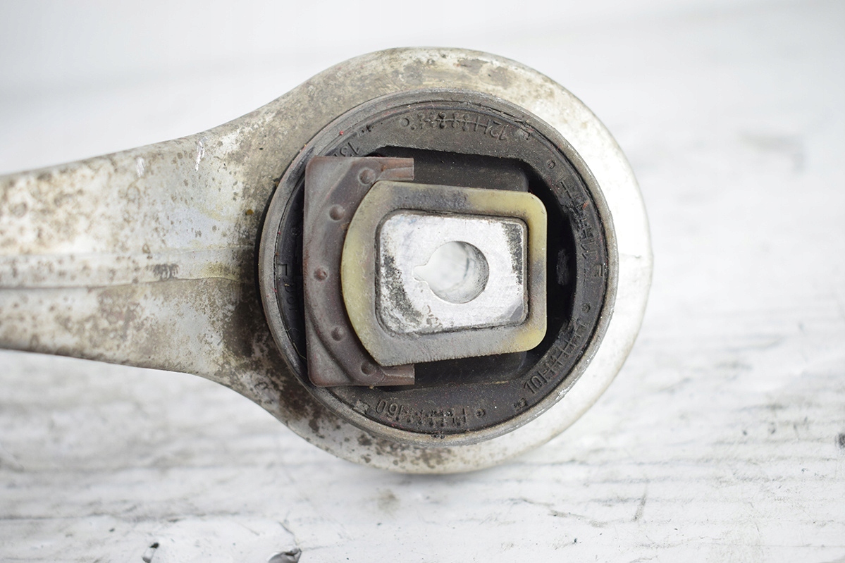 arm left front BENTLEY AUDI A8 VW 4E0407695C