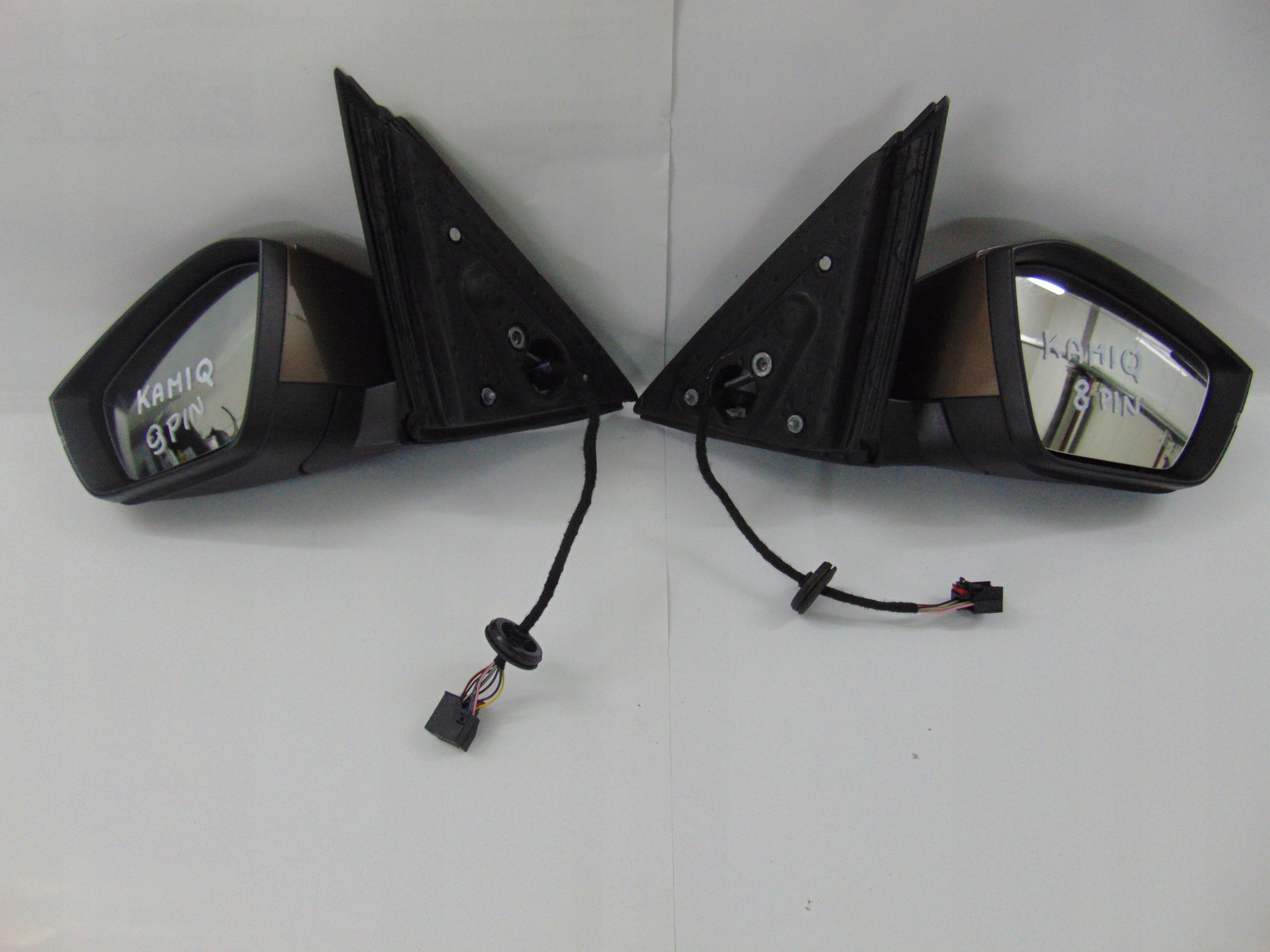 LUSTERKO PRAWE SKODA KAMIQ 8PIN