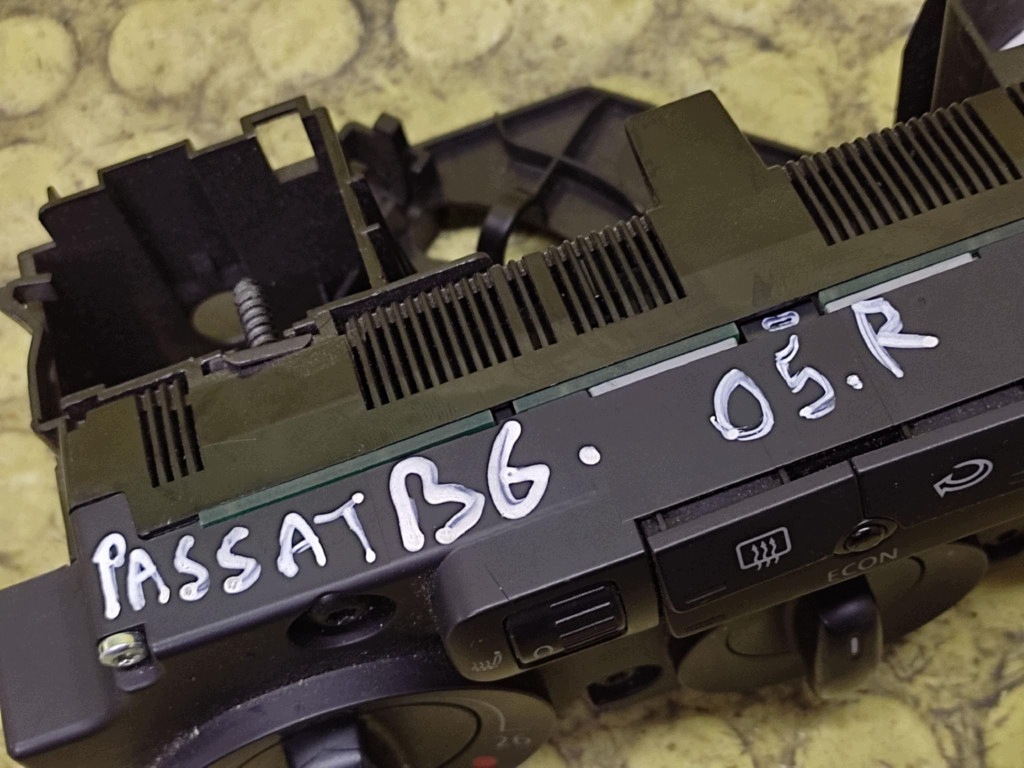 VW PASSAT B6 PANEL rešetka ventilacije klimatizacije