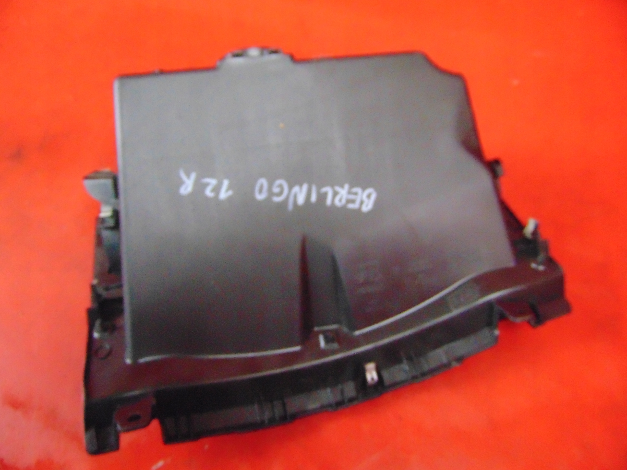 BERLINGO 3 III PARTNER passenger compartment of the dashboard driver´s left