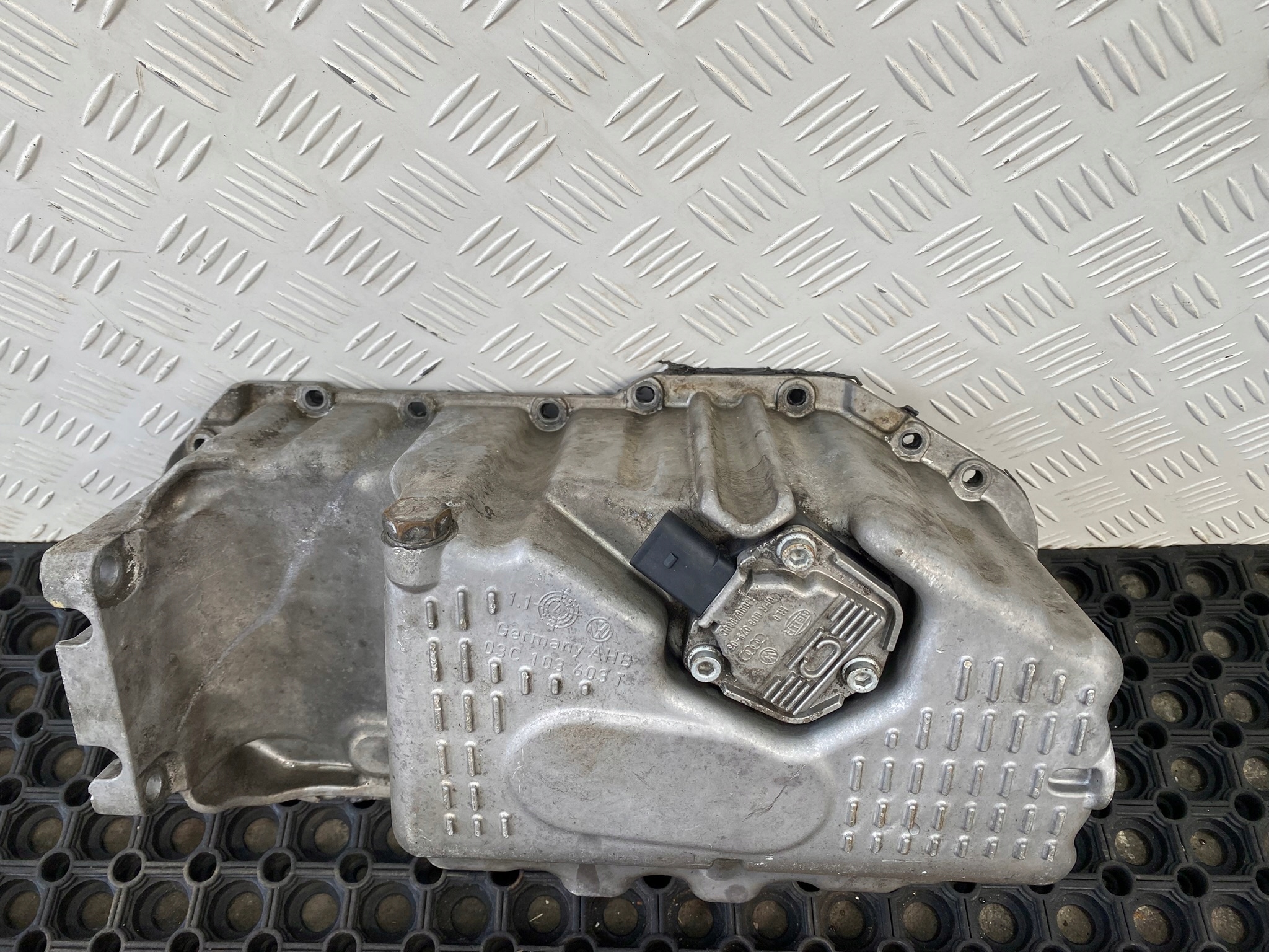VW AUDI SEAT 08-14 1.4 TSI Ölwanne + Sensor 03C103603T 1J0907660C