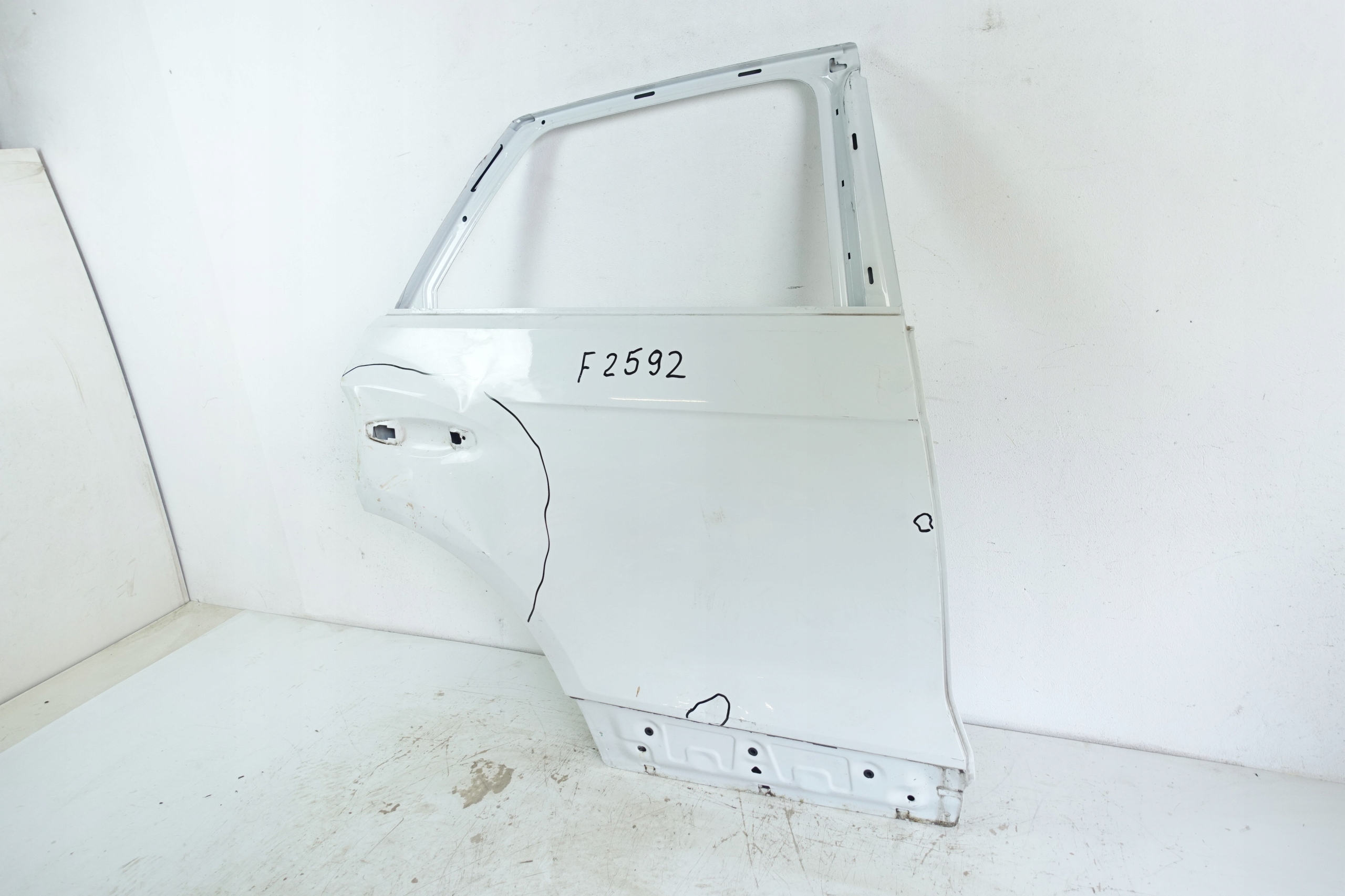 VW T-ROC 2017- door right rear part rear. 2GA833312L
