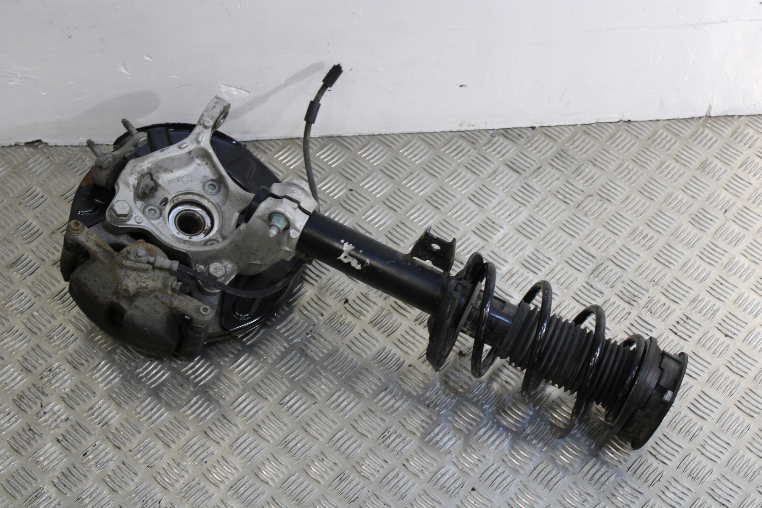 swing McPherson shock absorber left front VW PASSAT B8 3G0 3G9