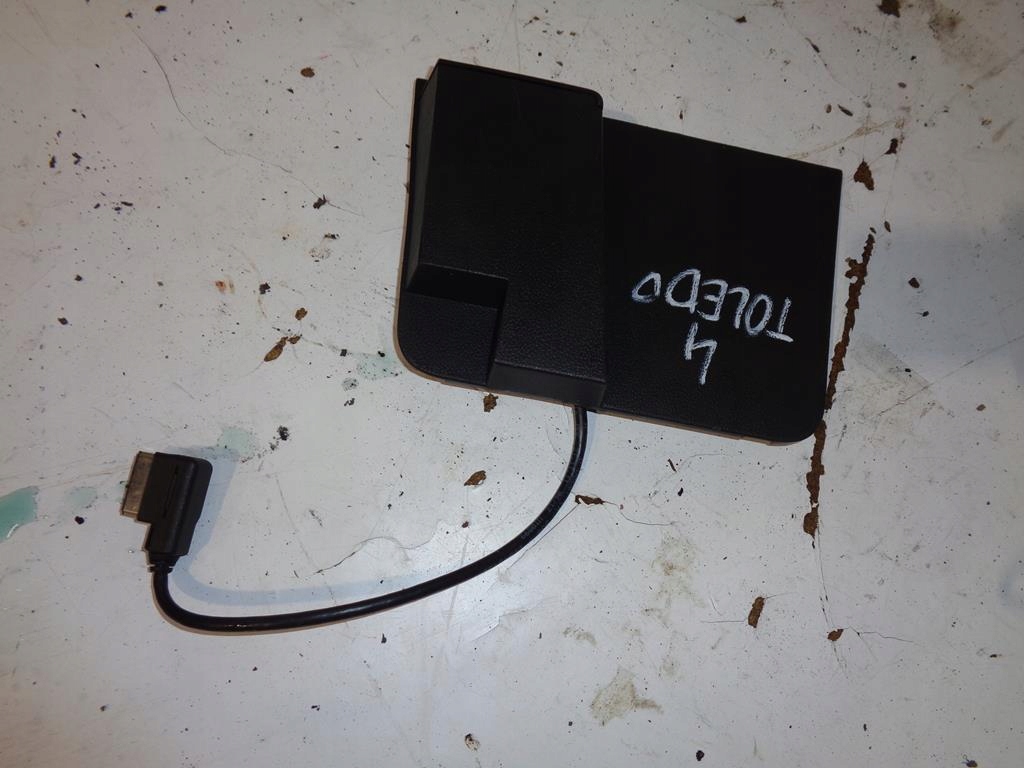 РАЗЪЕМ AUX USB SEAT TOLEDO IV 4