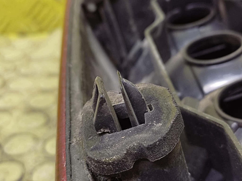 PEUGEOT PARTNER light right rear part