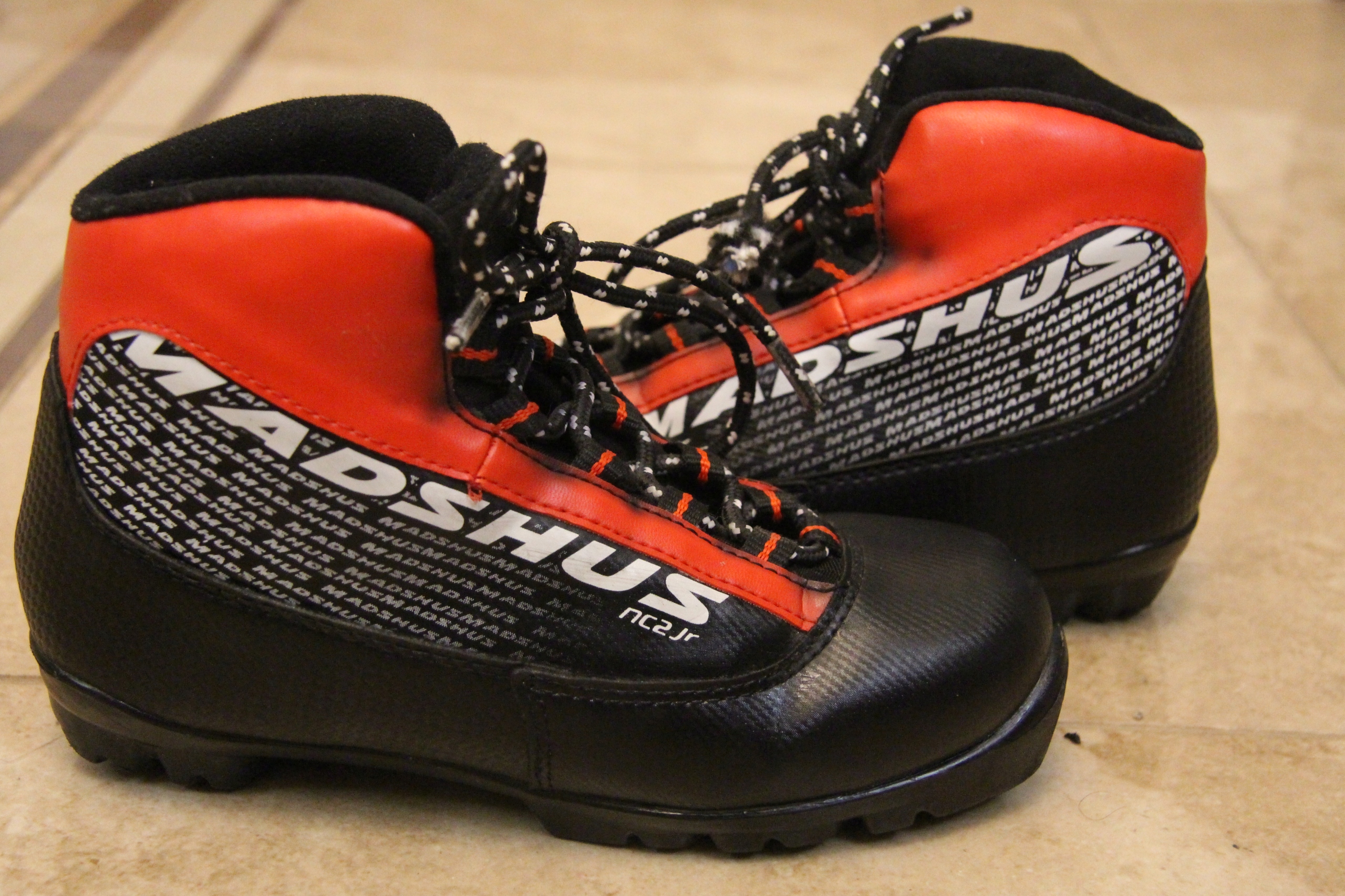 MADSHUS NC2 JR -NNN - ROZ.34/22,5 CM Model CT100JR