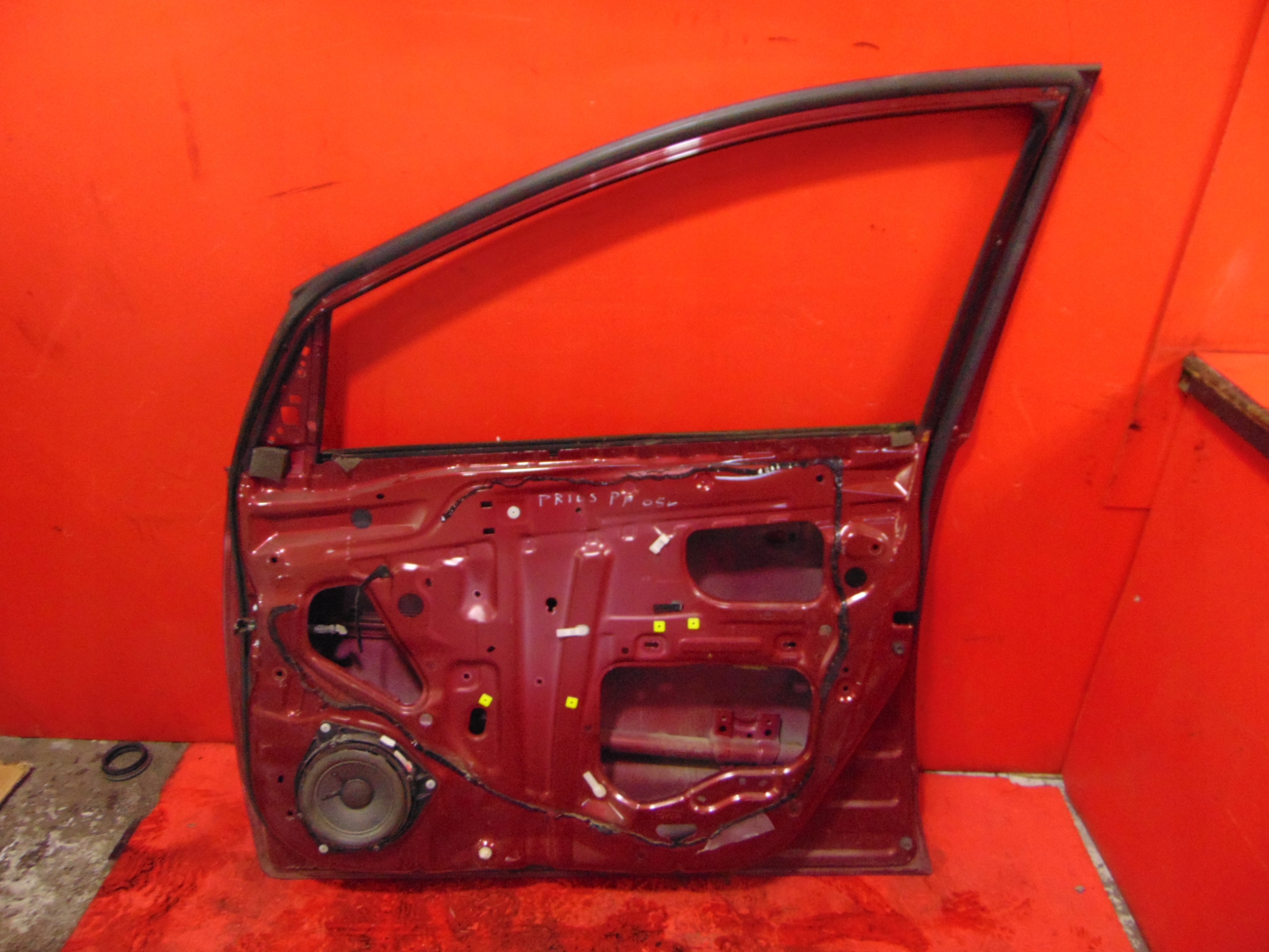 TOYOTA PRIUS 2 II W20 door right front 3Q3