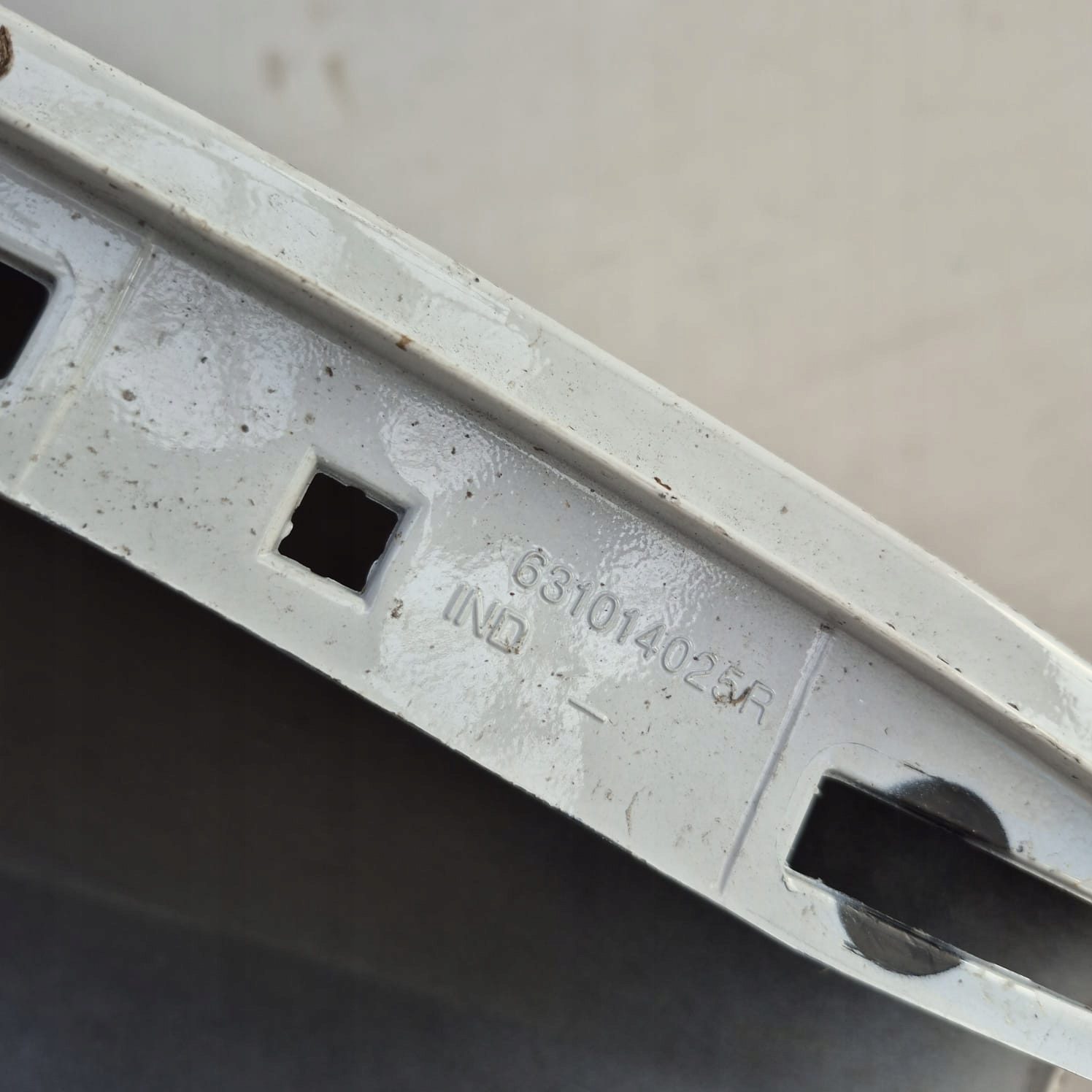 RENAULT TWINGO III 3 14-24 fender left front front 631014025R