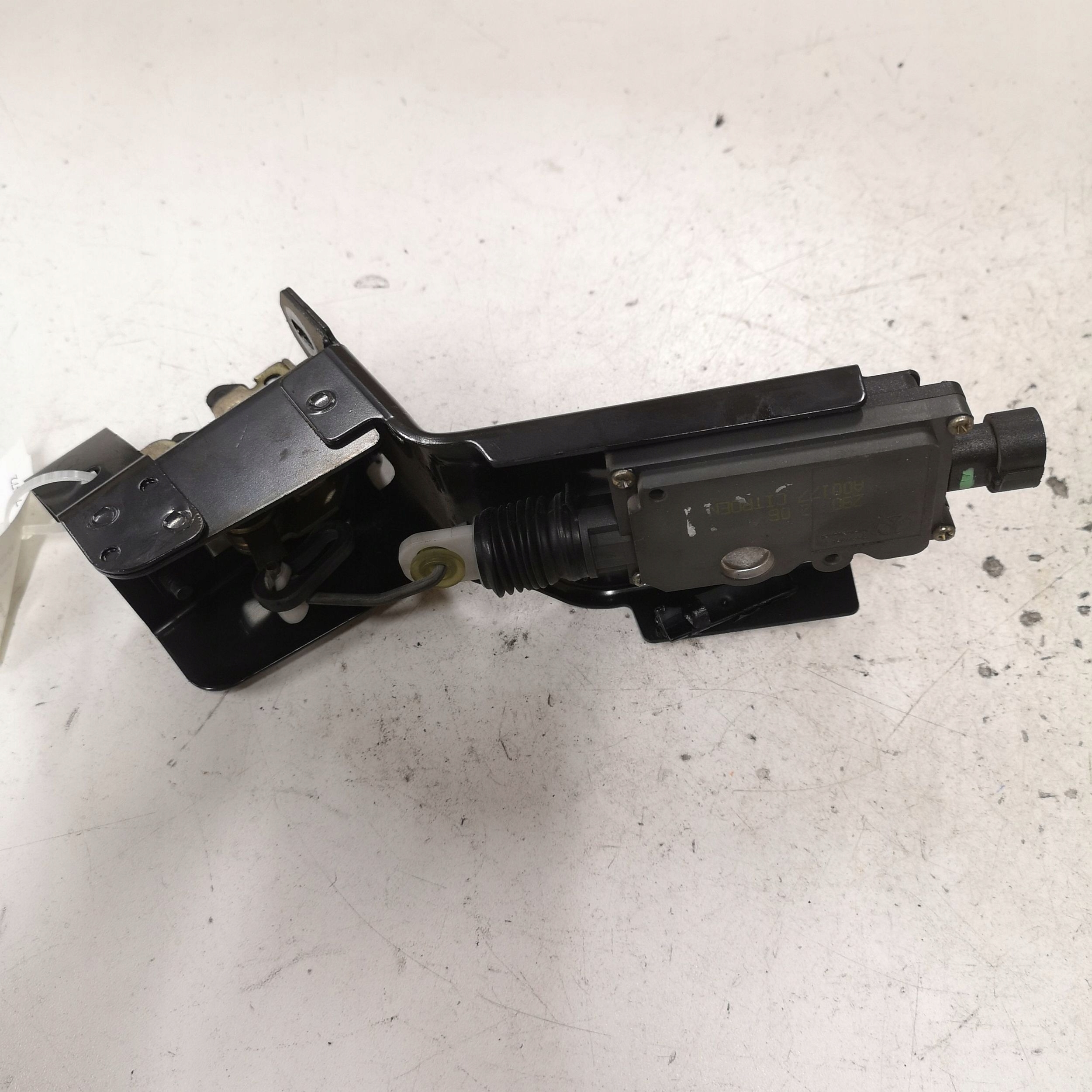 Siłownik zamka klapy Citroen C5 290206