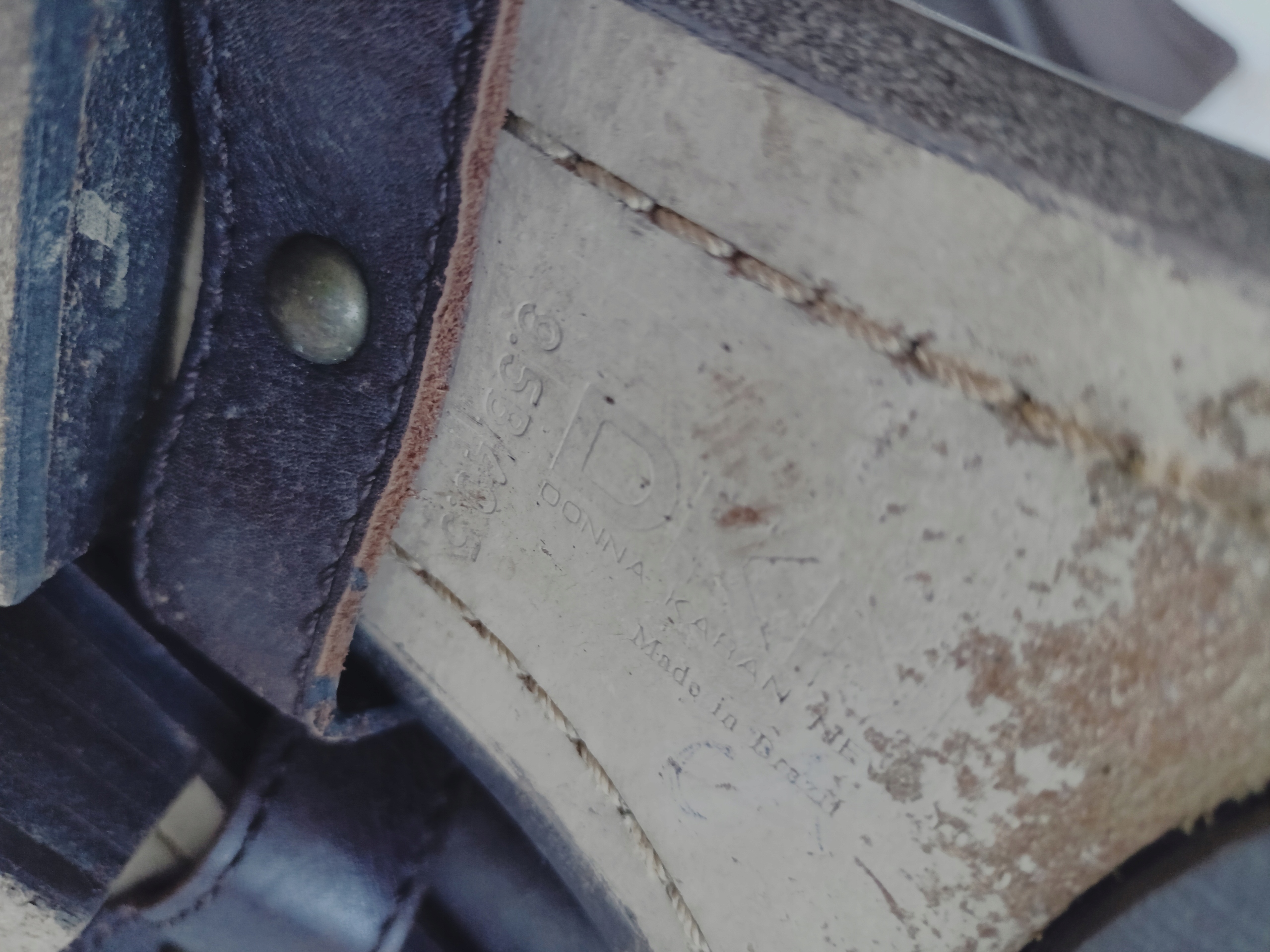 DKNY solidne skórzane kowbojki z łańcuchem 40,5 Materiał zewnętrzny skóra naturalna