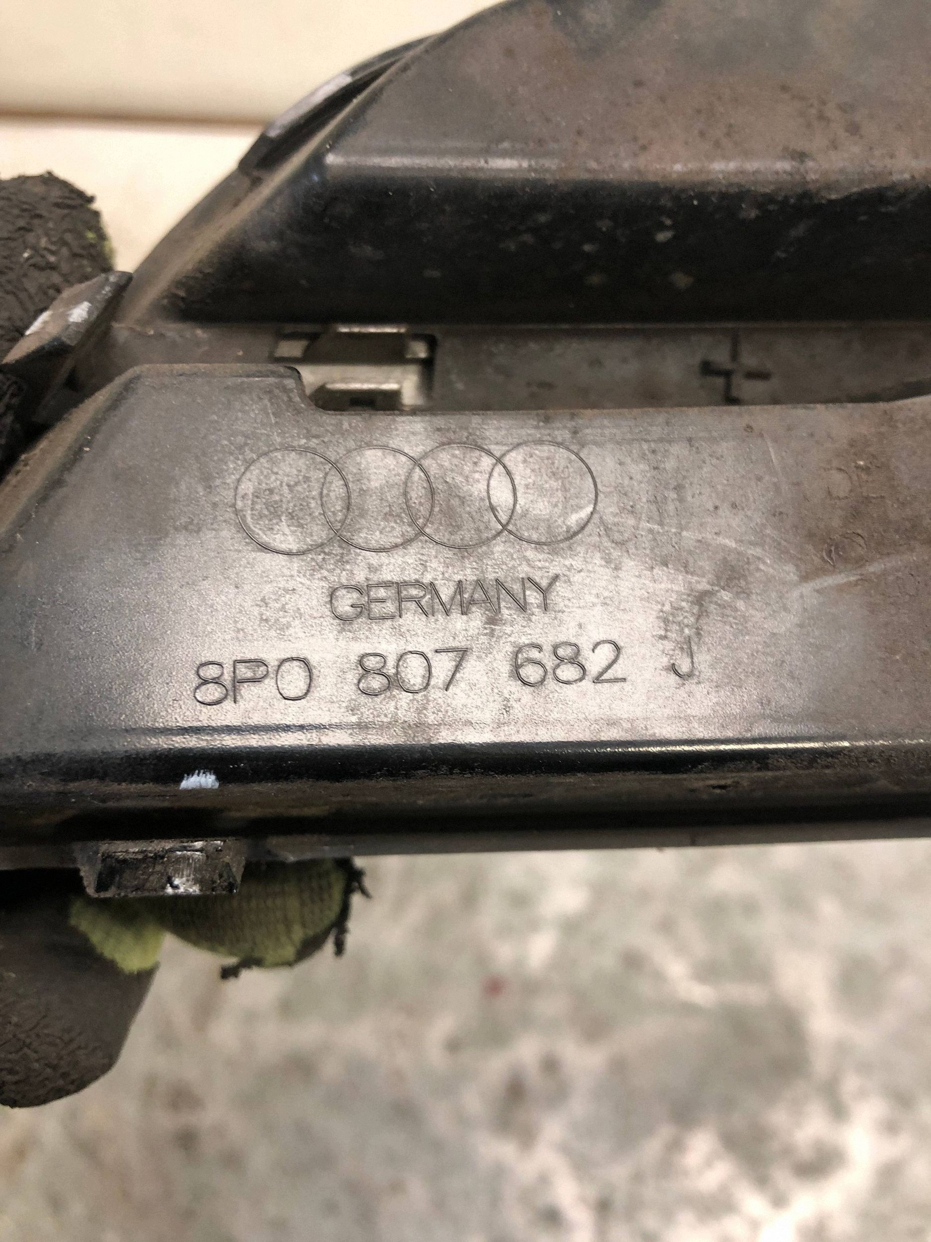 grid fog lights right front AUDI A3 8P LIFT 8P0807682J