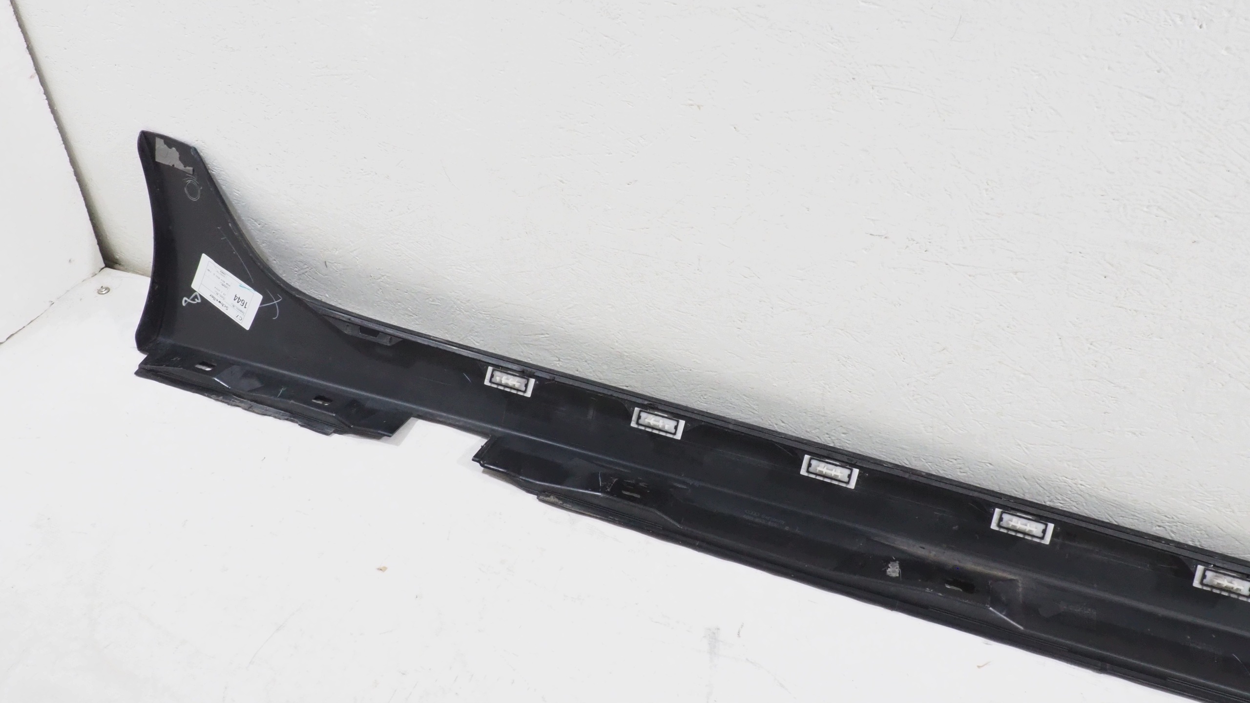 Audi A6 C7 moulage seuil gauche 4G0853859D