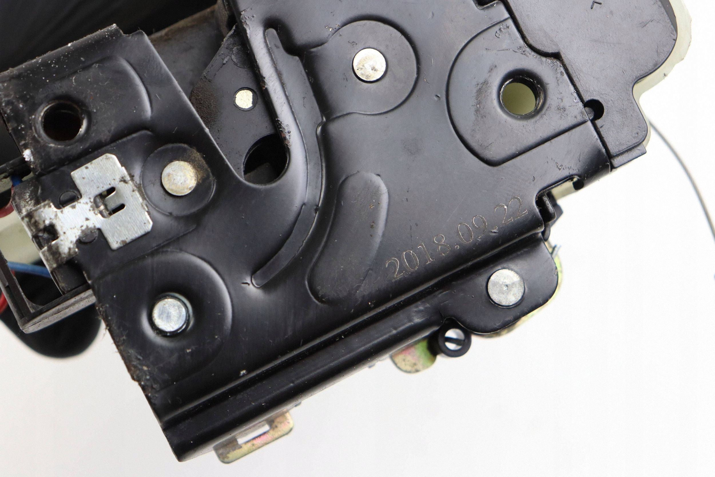 VW PASSAT B5 FL lock door right front replacement DLA 3B0837868 EUROPA