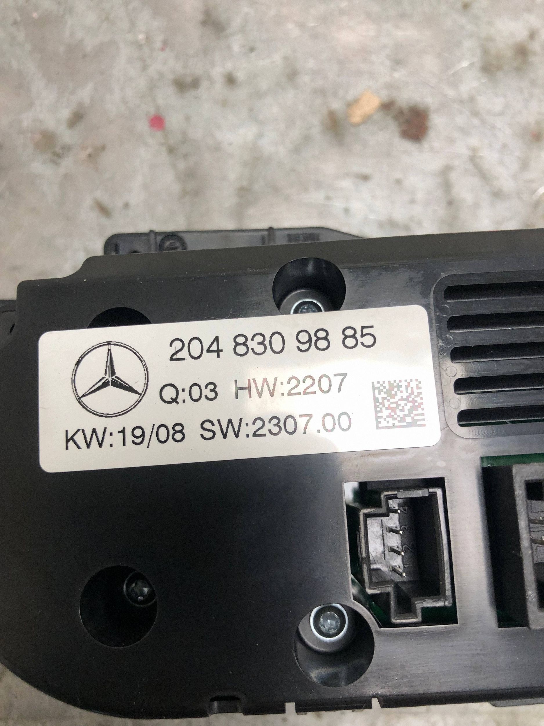air conditioning control panel MERCEDES W204 sedan 2048309885