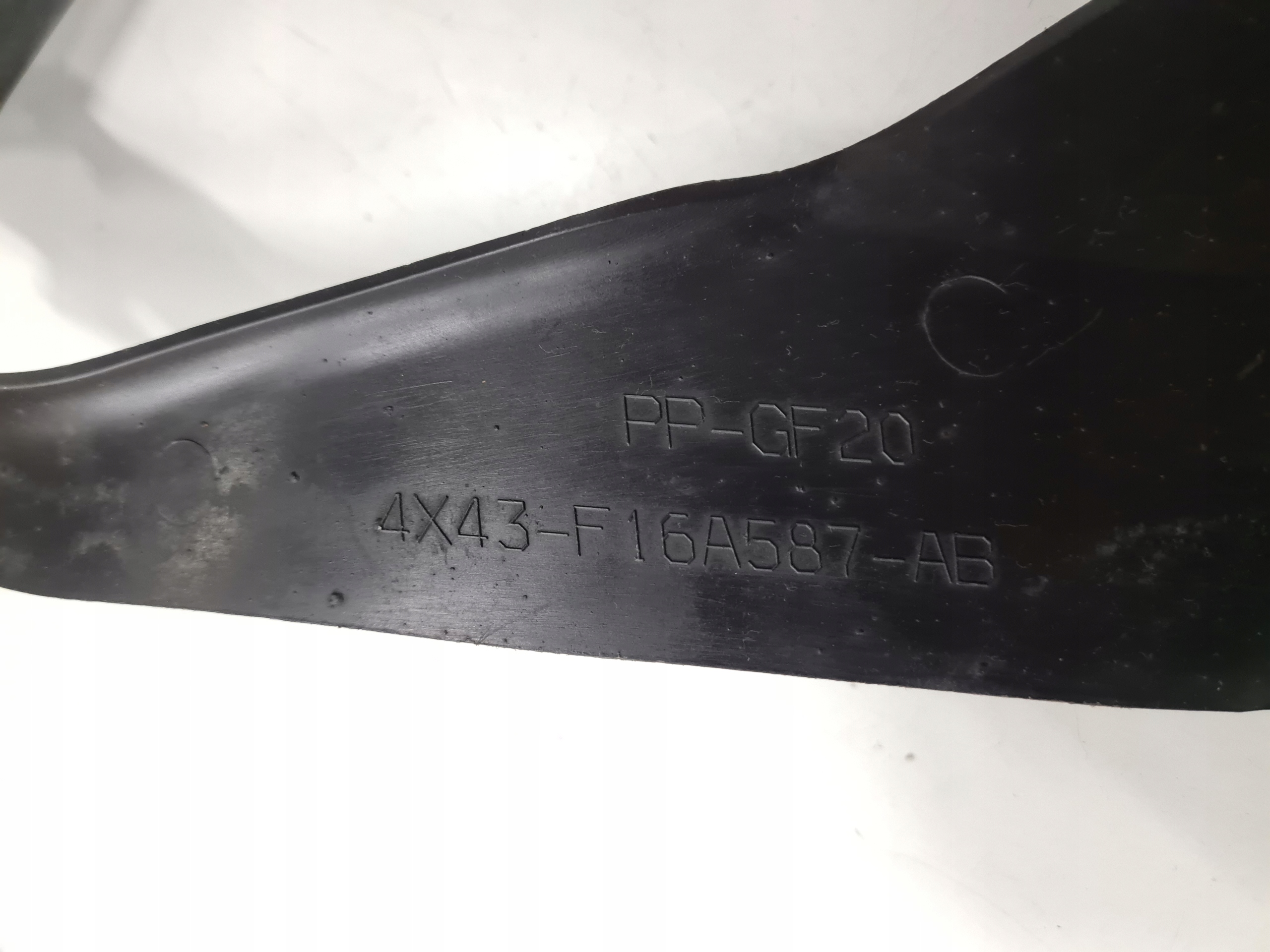 OSŁONA BOCZNA SILNIKA LEWA JAGUAR X-TYPE Producent części Jaguar OE