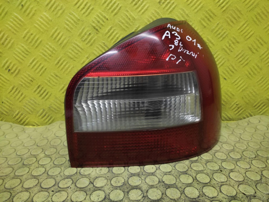 AUDI A3 8L light right rear part 8L0945096B