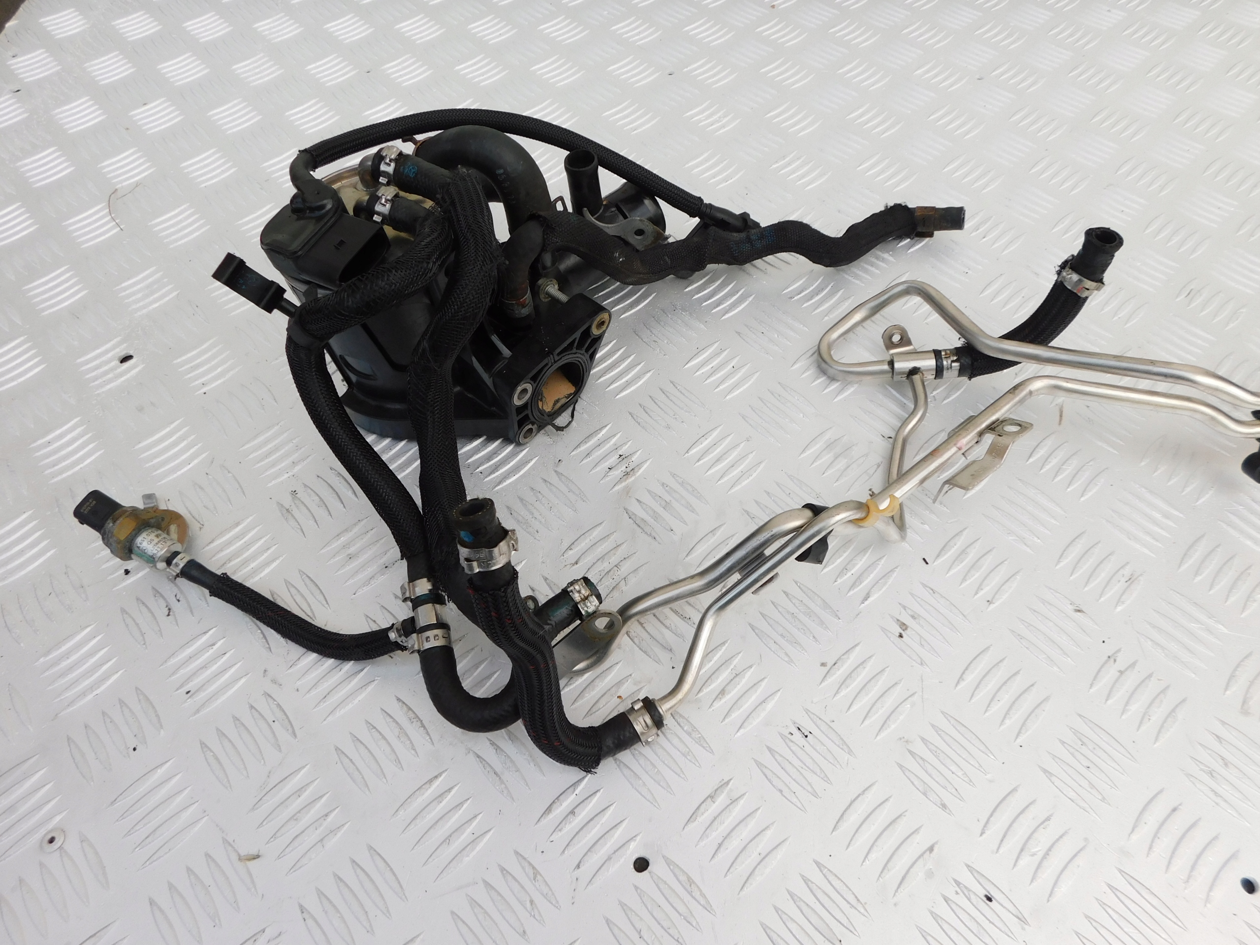 filter Paliva Obal rurki komplet Mercedes Sprinter W906 2.2 CDI 651