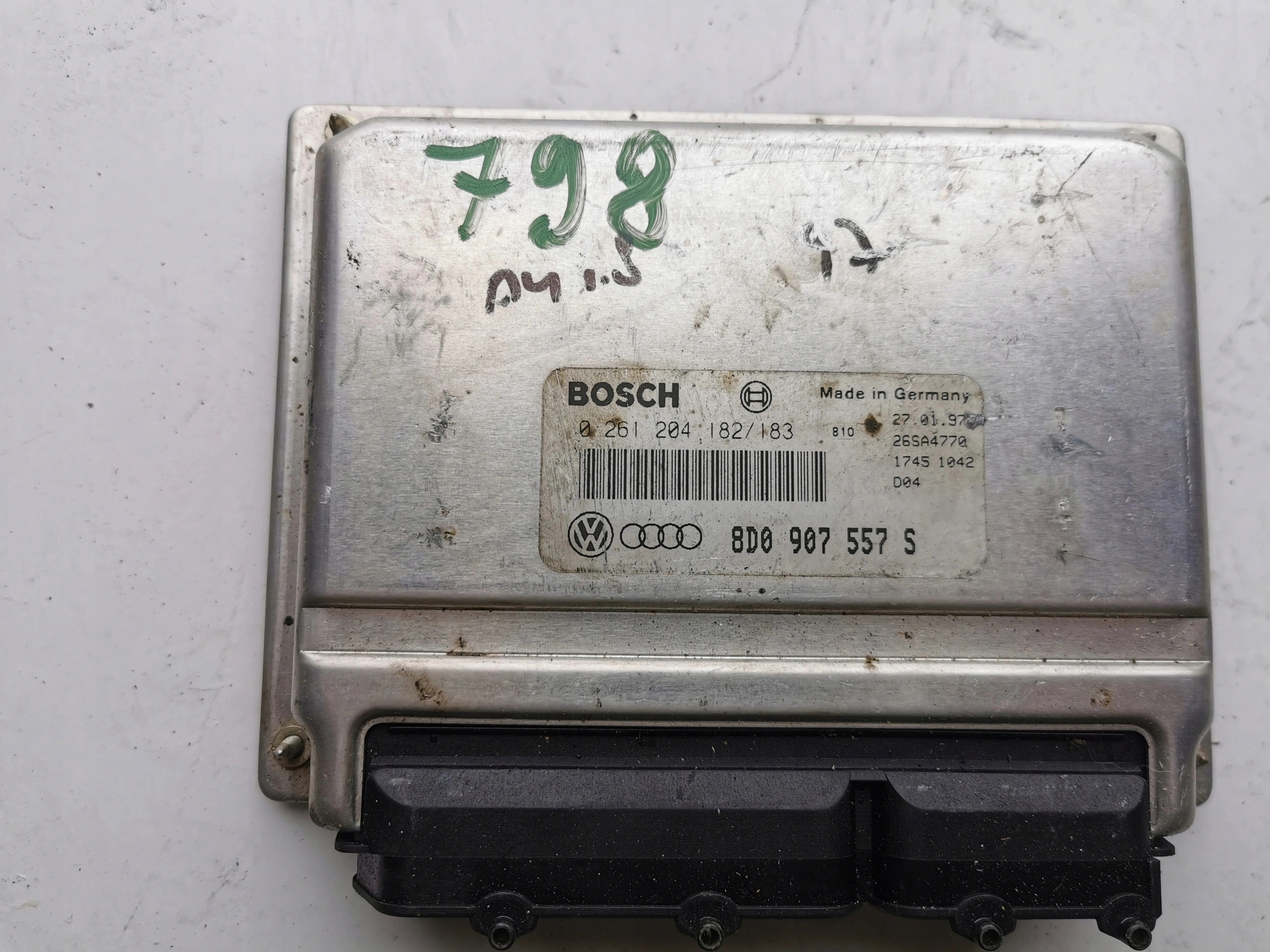 AUDI A4 1.8B 0261204182 8D0907557S Computer ECU
