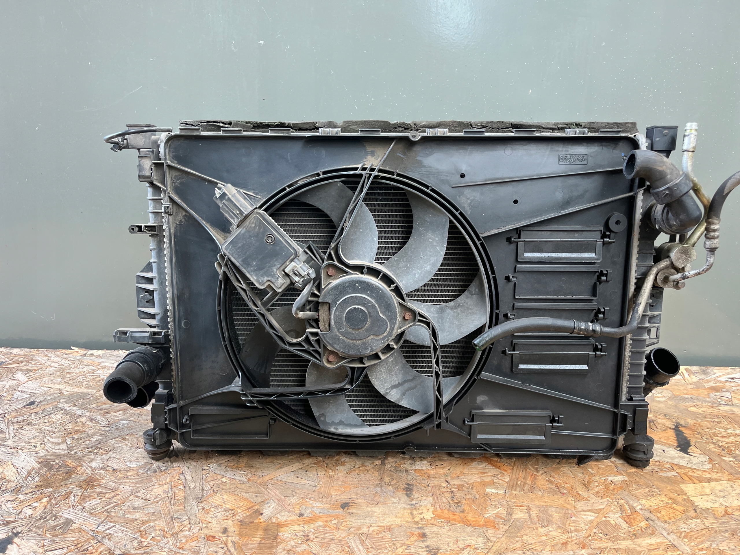 KOMPLET radiateur Z WENTYLATOREM FORD S-MAX
