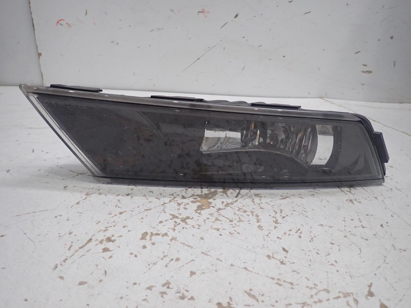 fog light left SKODA SUPERB III 2015- 3V0941699A