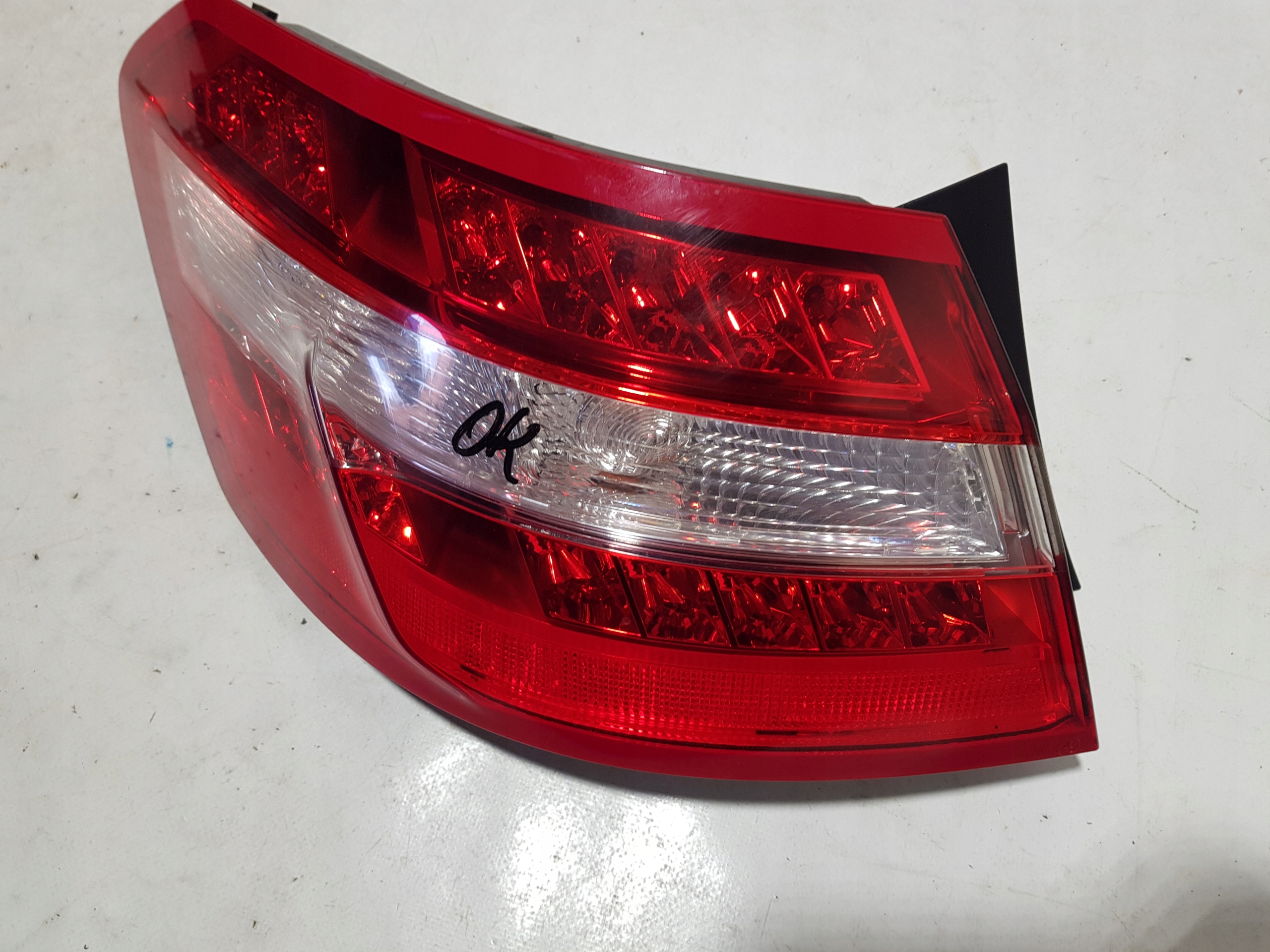 MERCEDES W212 sedan light left rear part left rear 2128200164