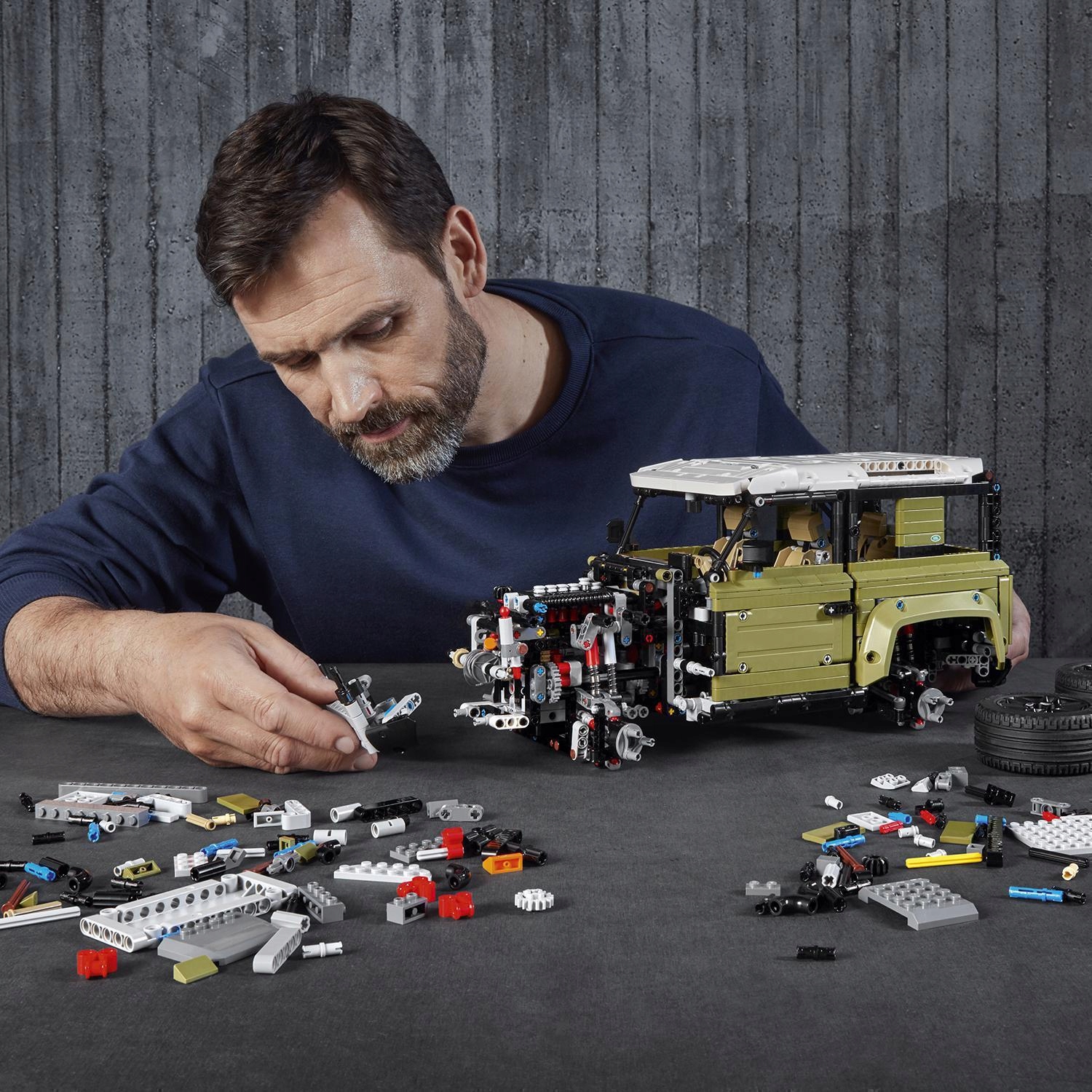 LEGO TECHNIC Land Rover Defender 42110 Название набора LEGO Technic Land Rover Defender 42110