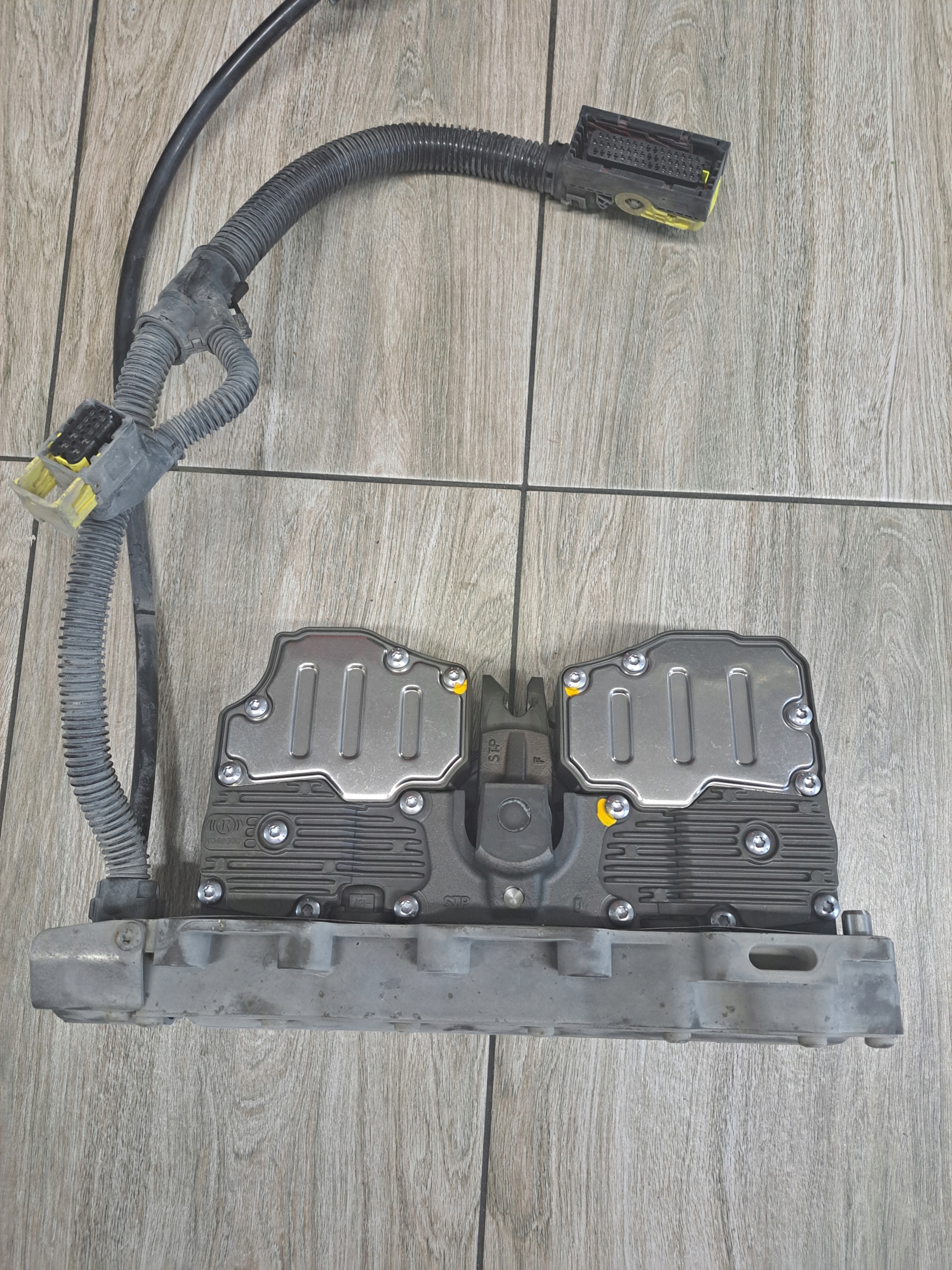 ZAWÓR WYSPRZĘGLIK SKRZYNI BIEGÓW SPO2812 I-SHIFT DUAL CLUTCH VOLVO FH 4 FM4