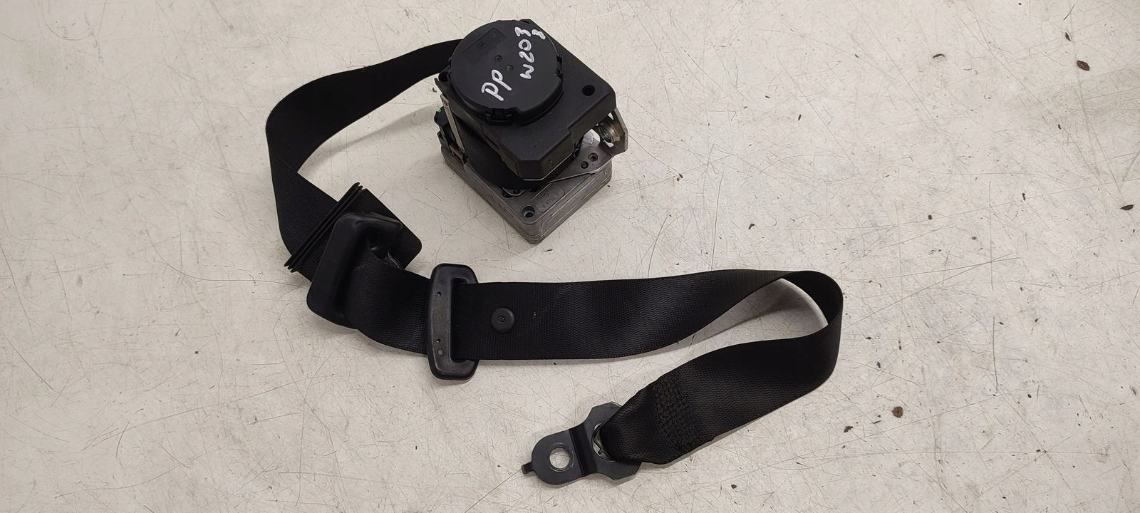 tension belt safety right front Mercedes W203